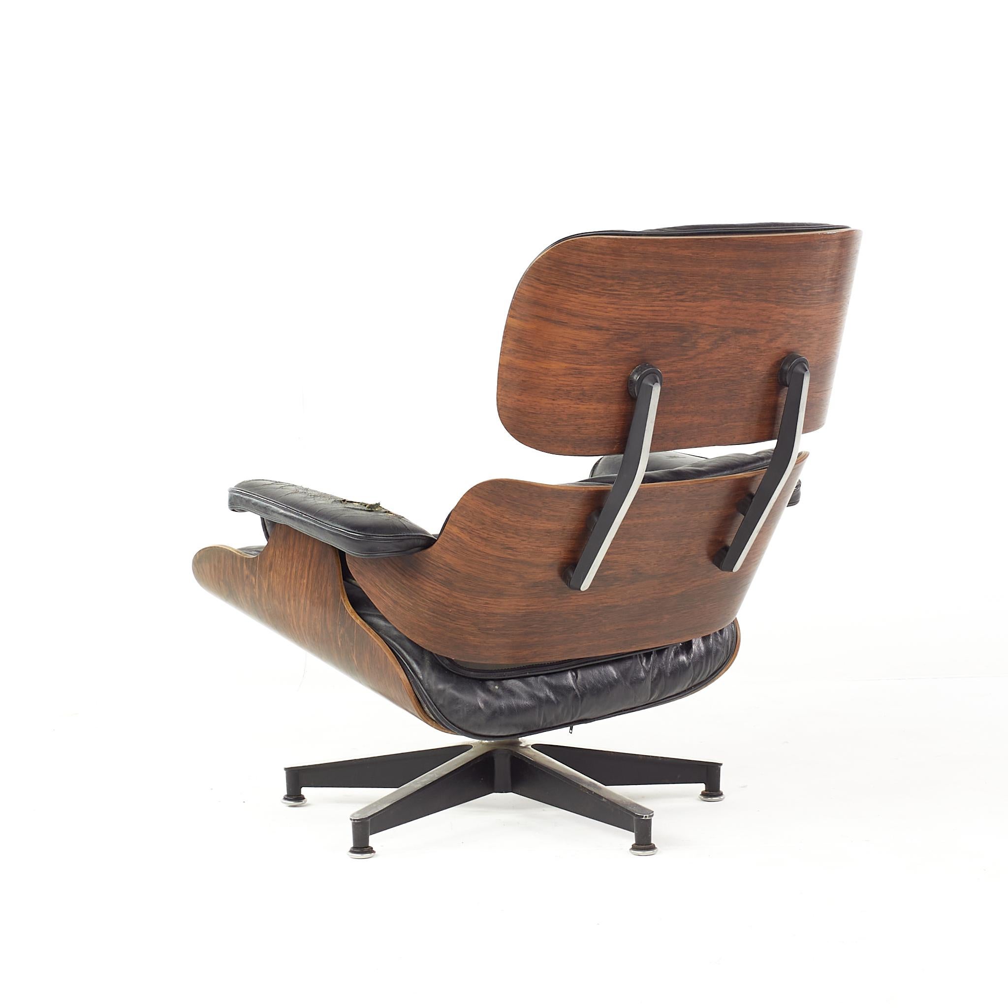 Eames for Herman Miller Mid Century Rosewood Lounge Chair and Ottoman For Sale 5