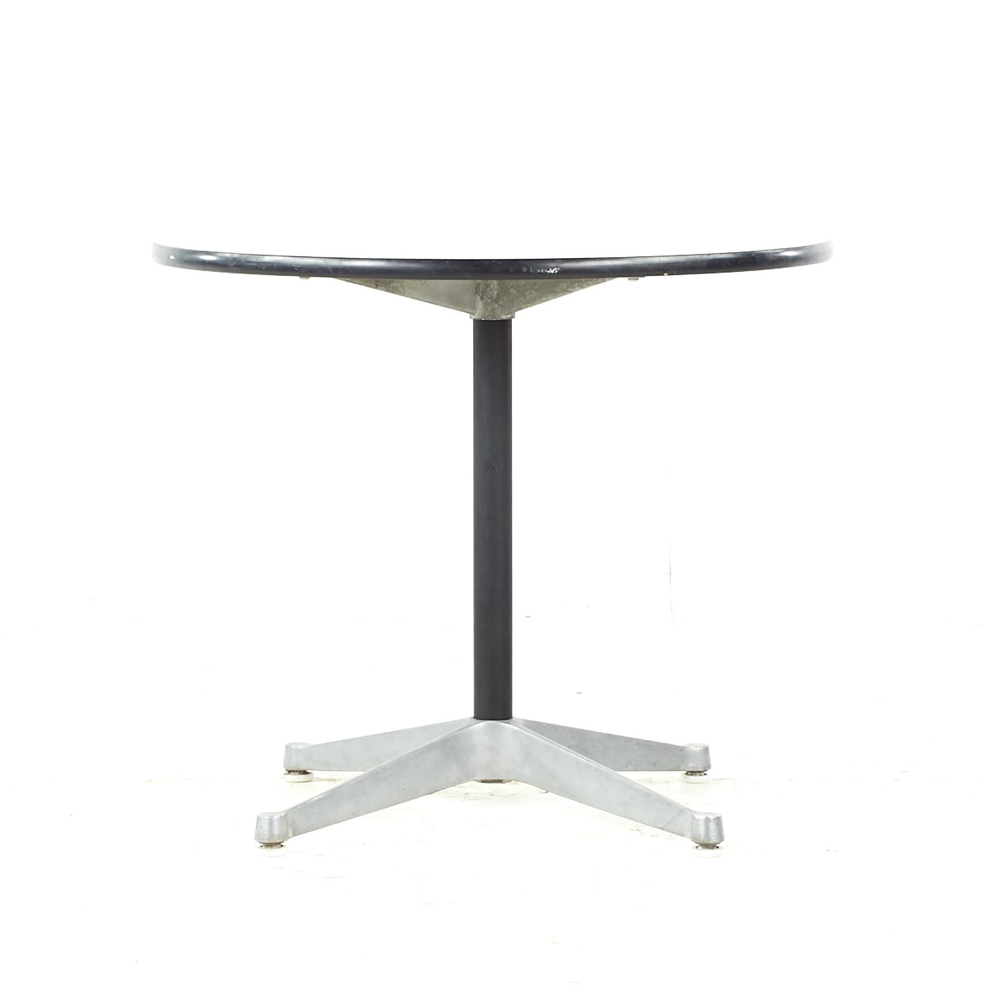 Eames for Herman Miller Mid Century Round White Laminate Side Table In Good Condition In Franklin Park, IL