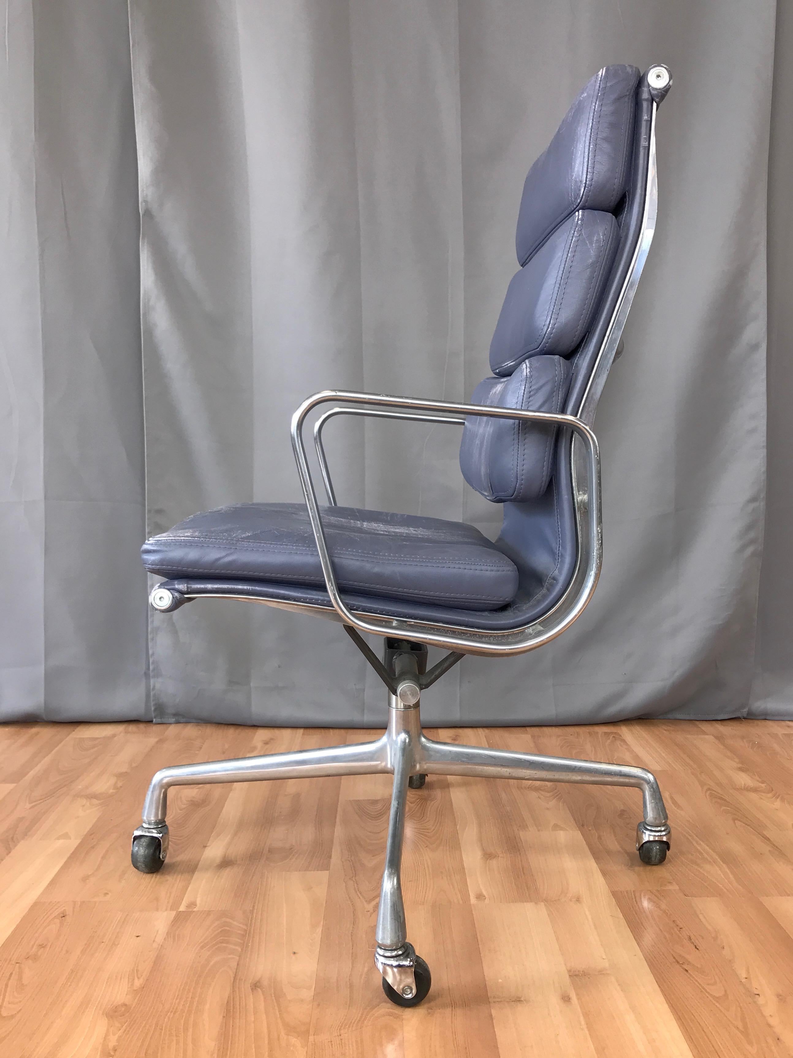 Eames for Herman Miller Periwinkle Leather Soft Pad Executive Chair, 1985 In Good Condition In San Francisco, CA
