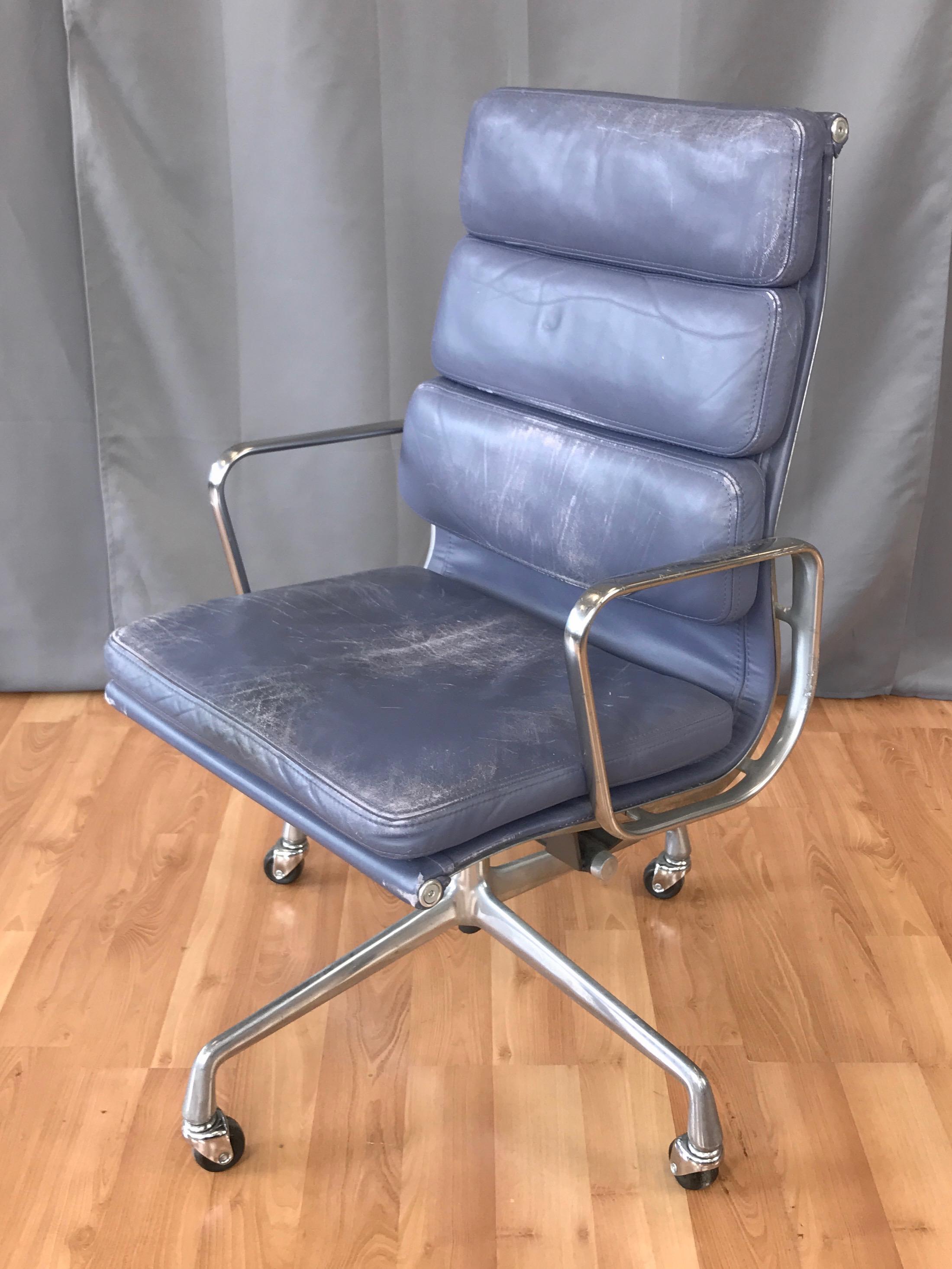 Late 20th Century Eames for Herman Miller Periwinkle Leather Soft Pad Executive Chair, 1985