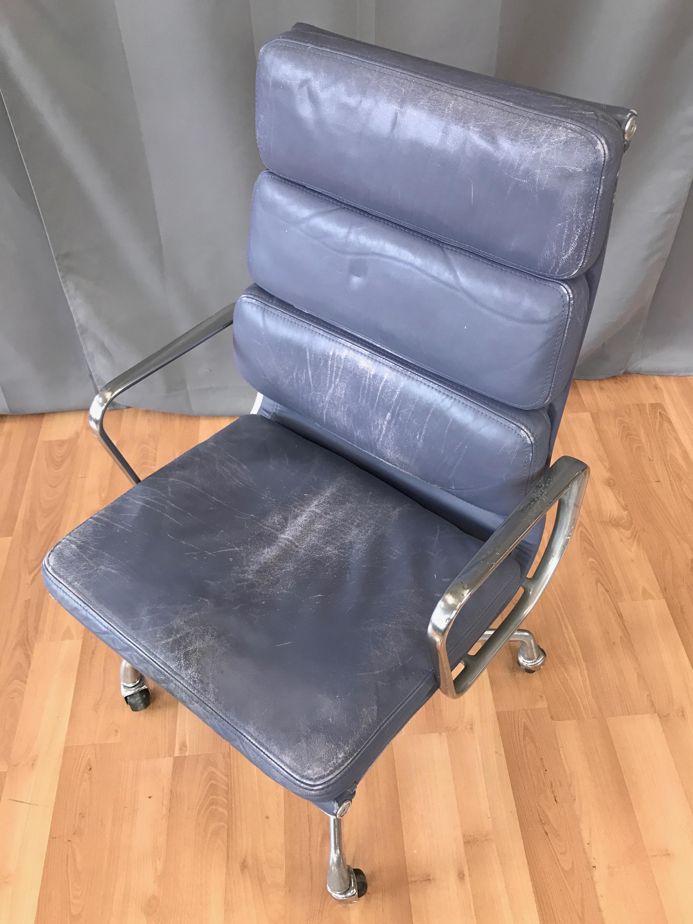 Metal Eames for Herman Miller Periwinkle Leather Soft Pad Executive Chair, 1985