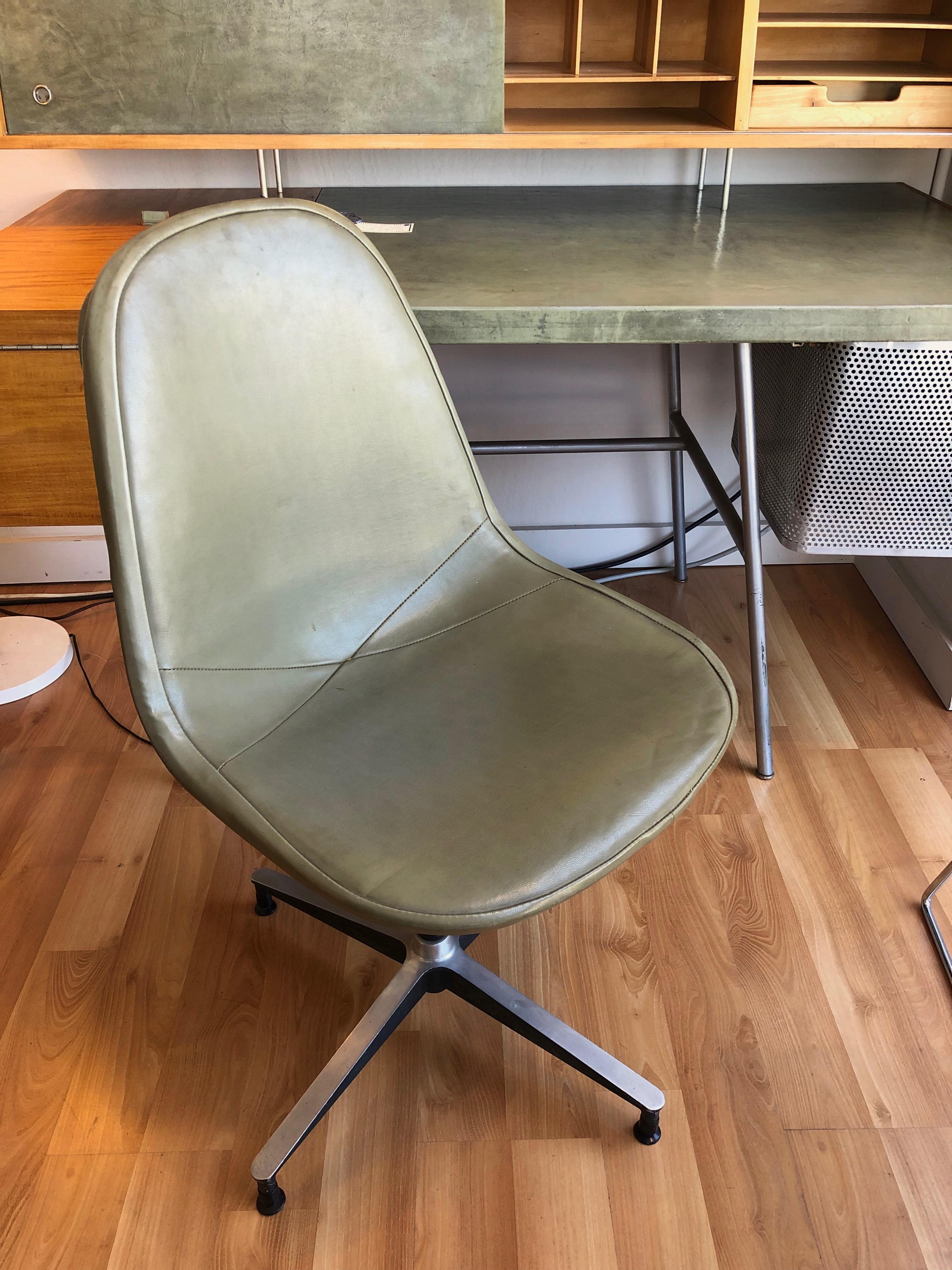 Eames for Herman Miller PKC-1 First Generation Swivel Side Chair