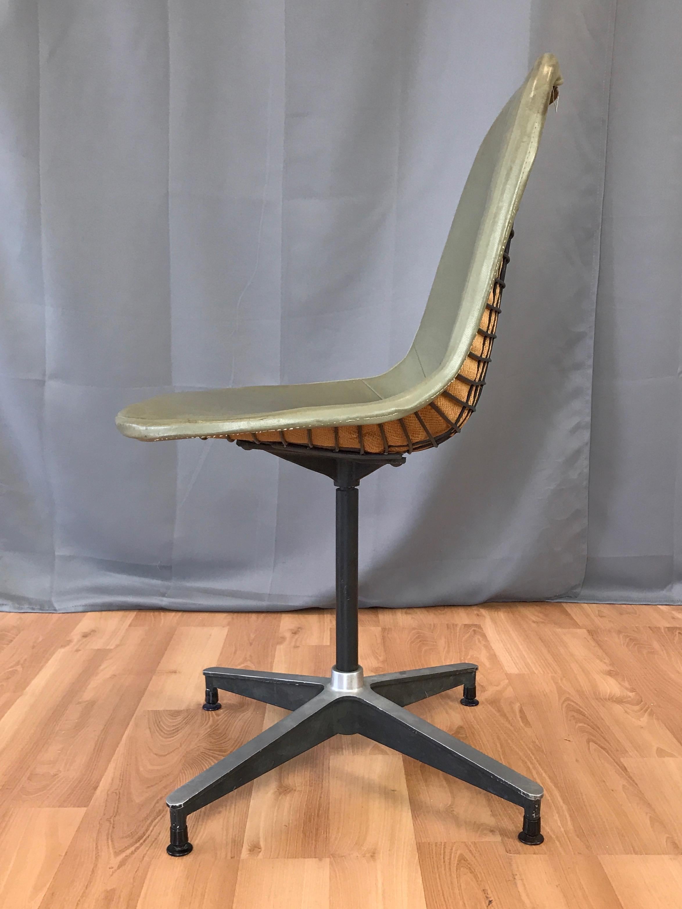 Mid-Century Modern Eames for Herman Miller PKC-1 First Generation Swivel Side Chair, 1954
