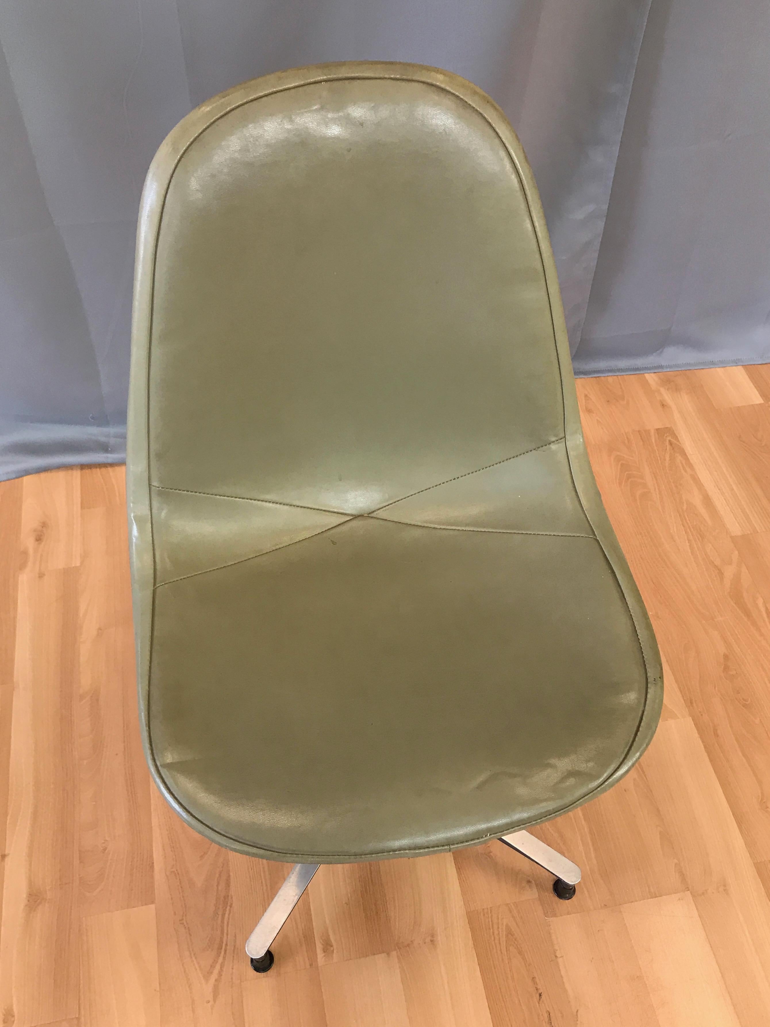 Acier Eames pour Herman Miller PKC-1 First Generation Swivel Side Chair:: 1954