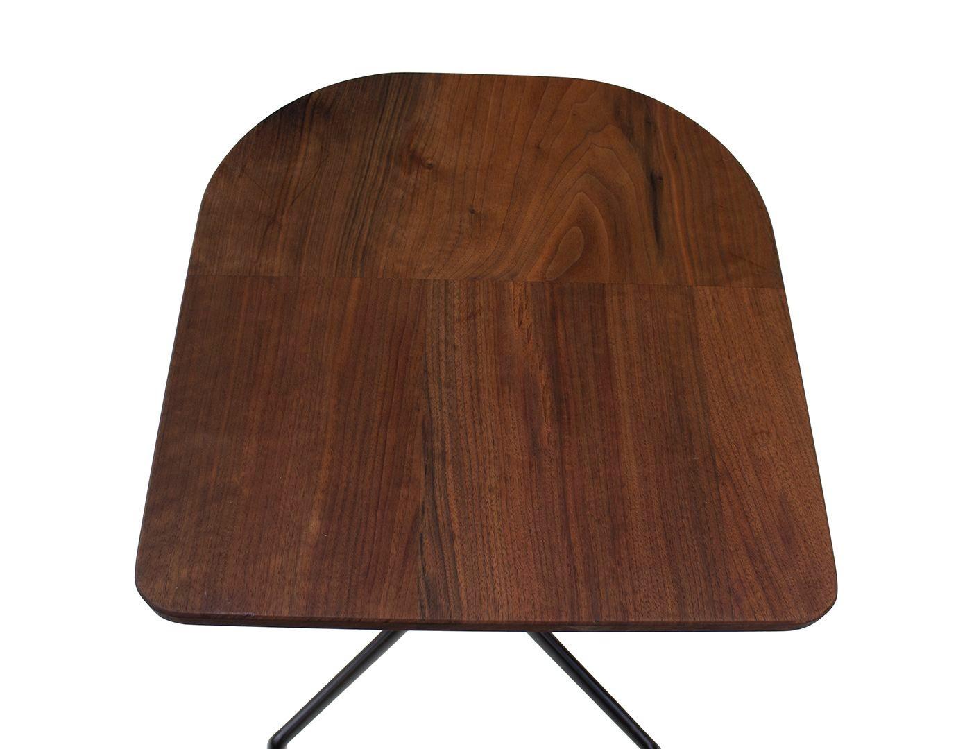 Herman Miller Rolling Tischfuß mit maßgefertigter Platte aus massivem Nussbaumholz im Angebot 2
