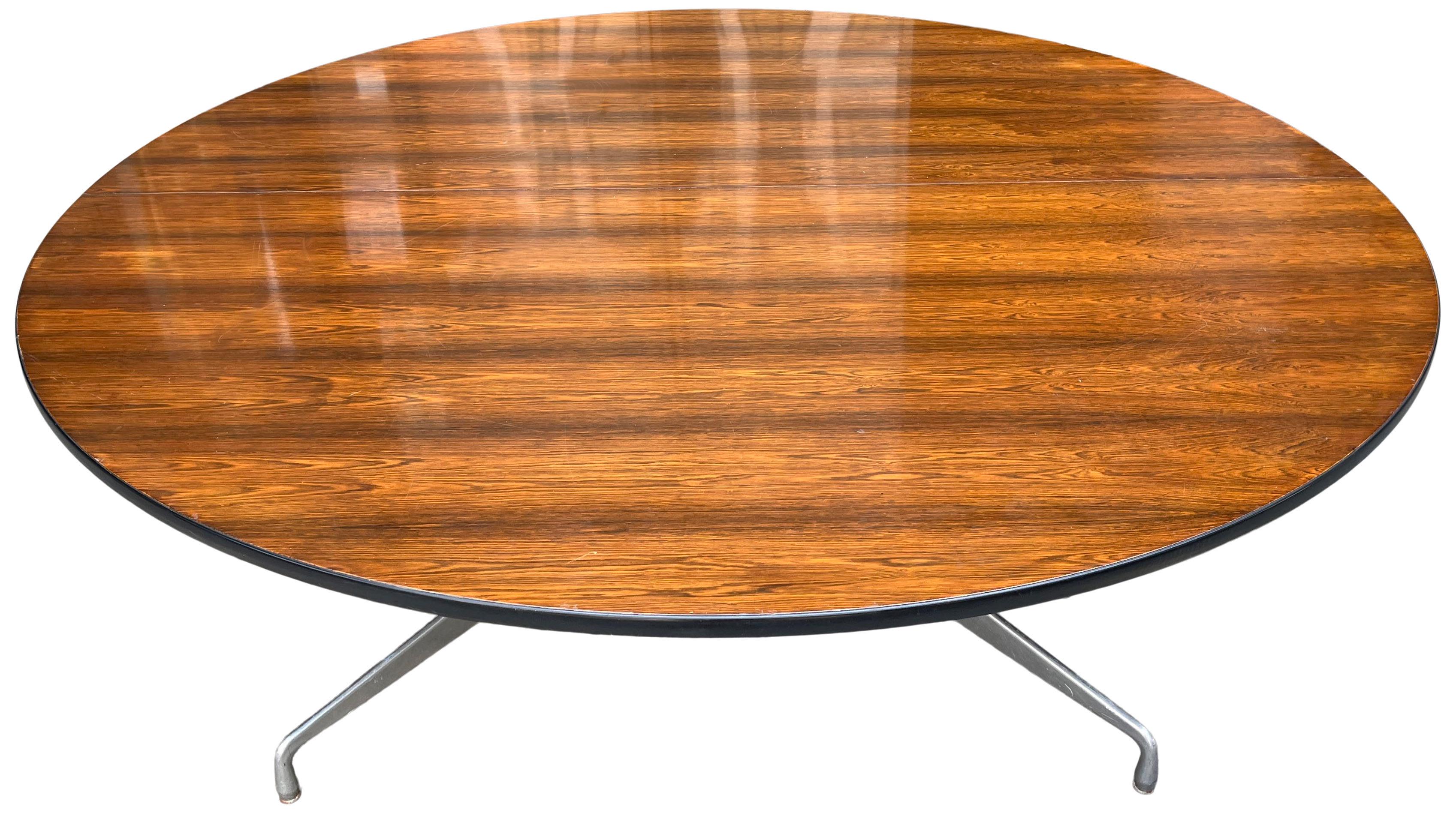 Table de conférence ronde à sept pieds Eames pour Herman Miller en bois de rose en vente 2