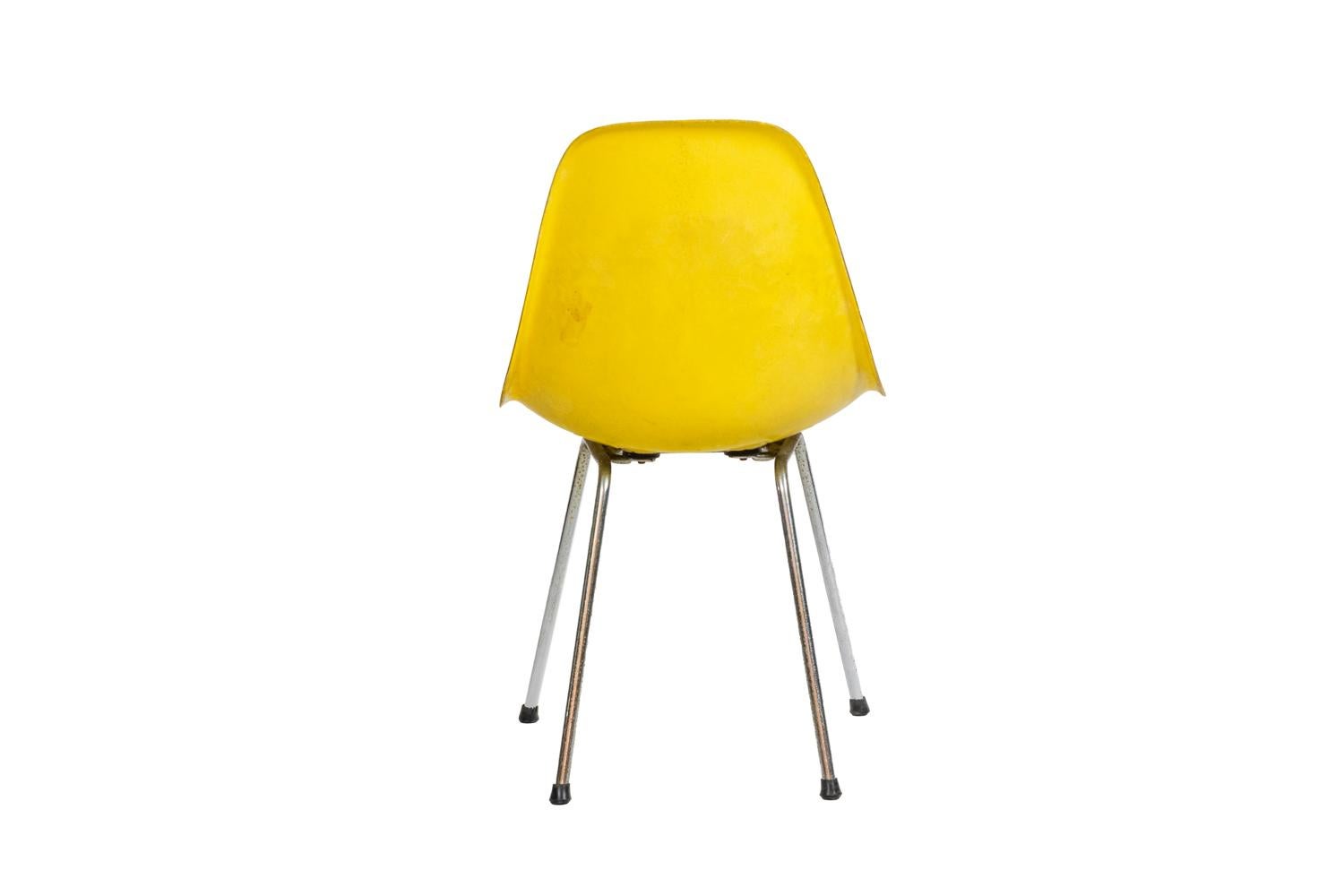 Eames für Herman Miller, Serie von sechs Stühlen, 1960er-Jahre (Metall) im Angebot