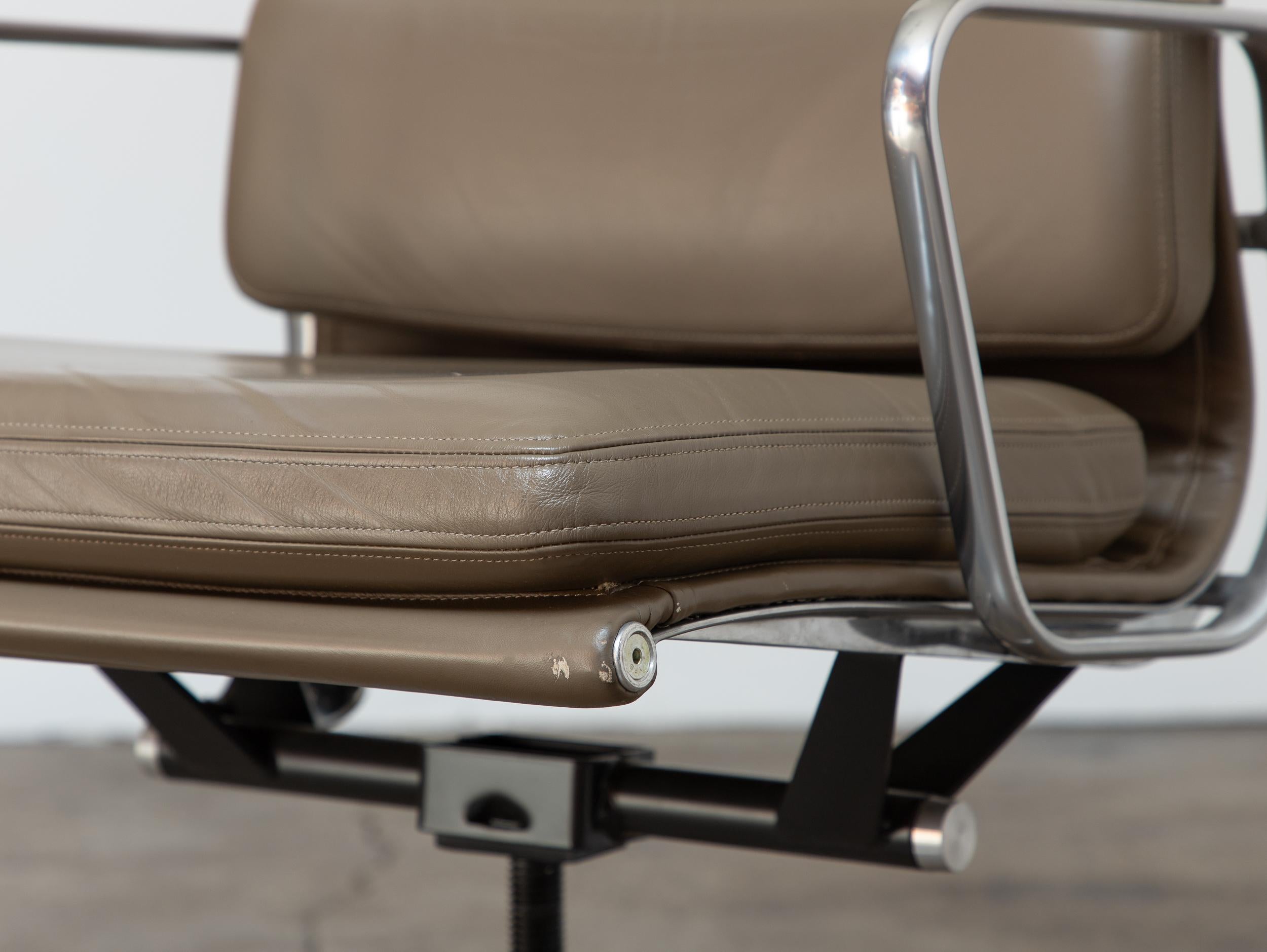 Eames for Herman Miller Soft Pad Management Office Chair in Grey Leather 4