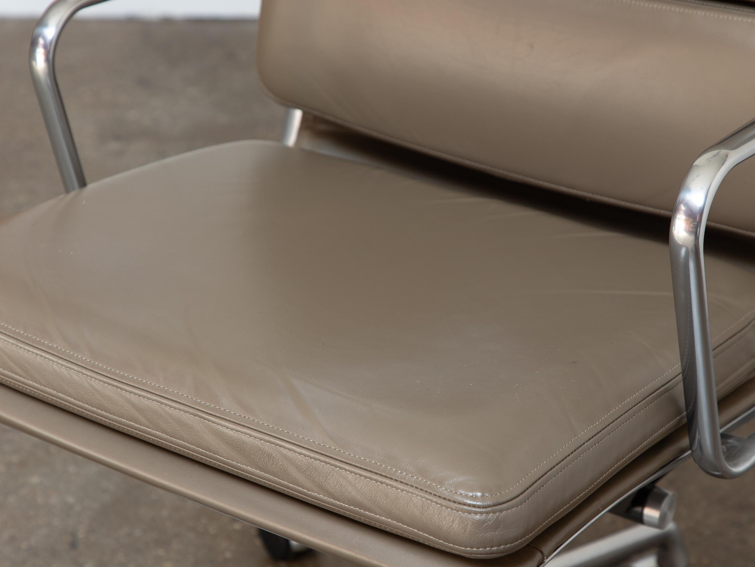 Eames for Herman Miller Soft Pad Management Office Chair in Grey Leather 5