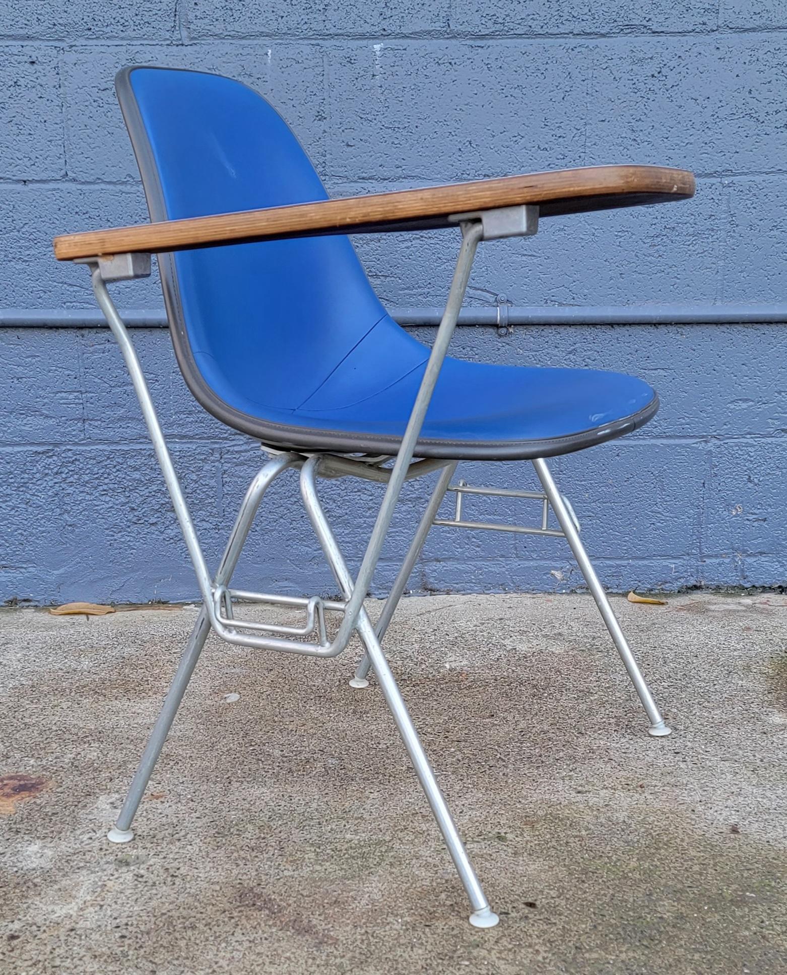 Mid-Century Modern Eames pour Herman Miller fauteuil de bureau d'étudiant