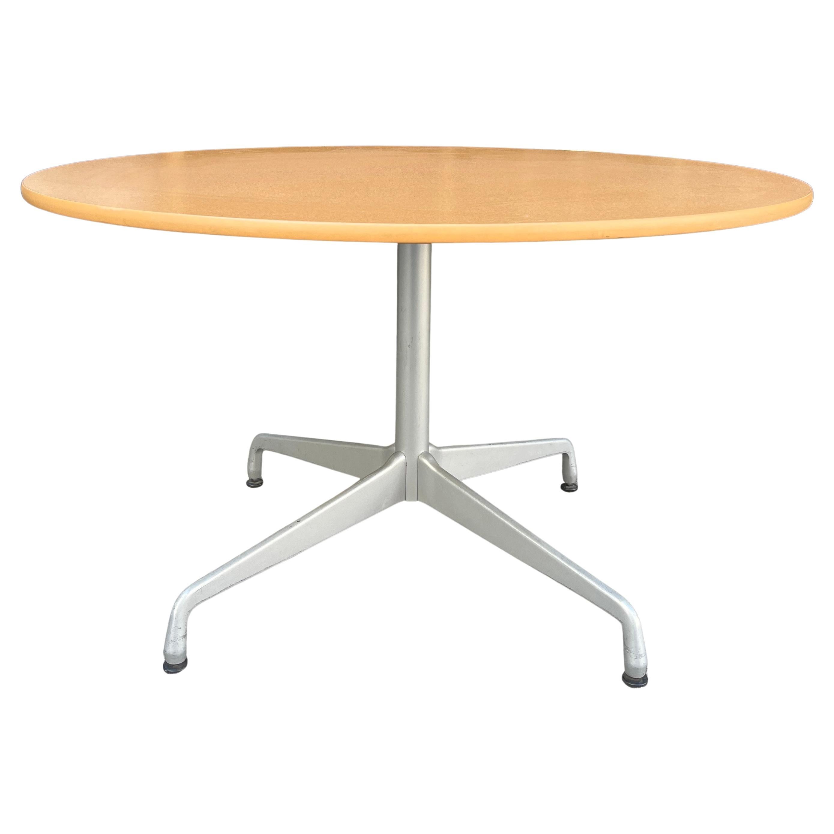 Mid-Century Modern Eames for Herman Miller Table Post Modern Look For Sale