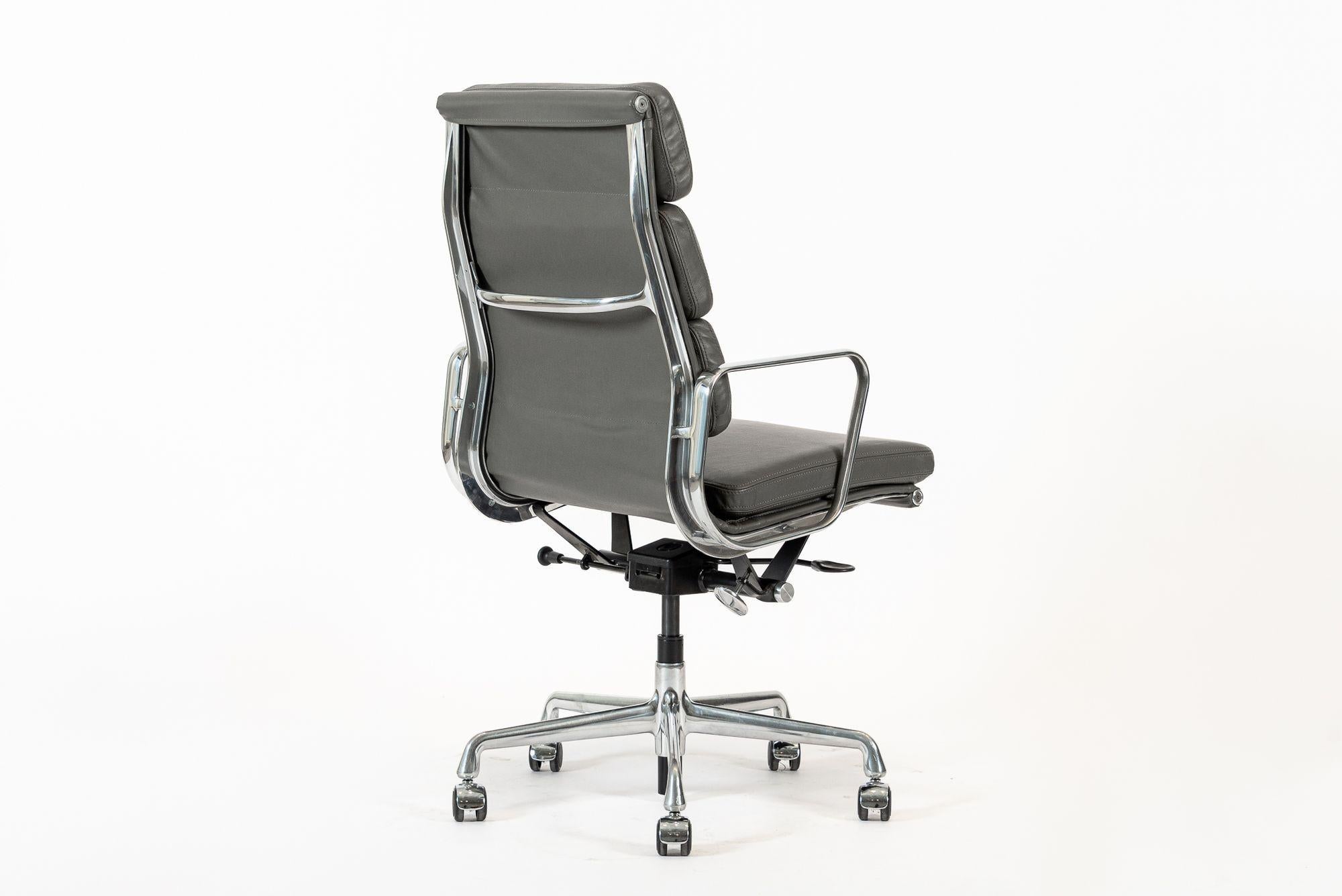 Contemporary Eames for Herman Miller Tall Gray Desk Chair Aluminum Group For Sale