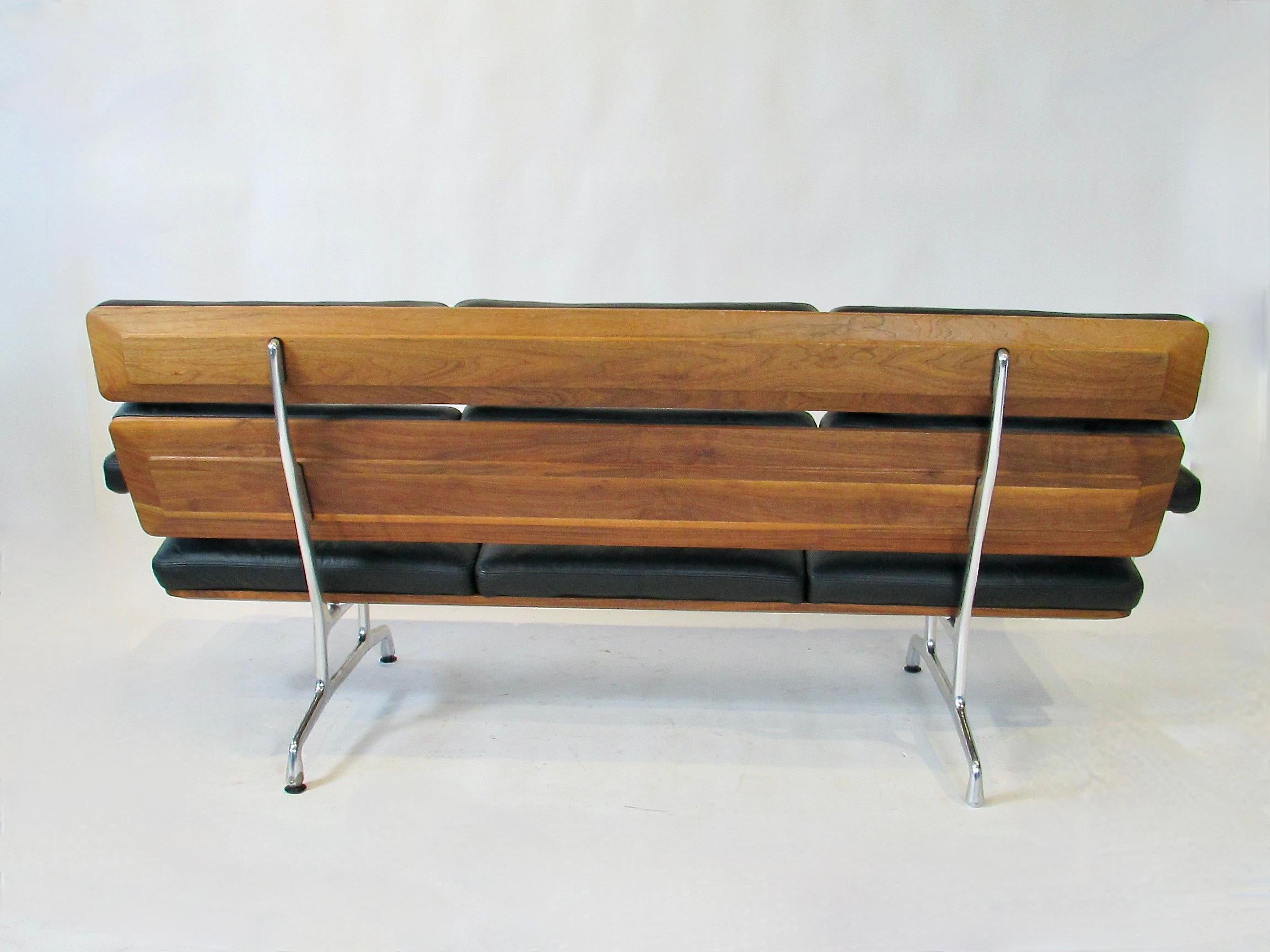 Divano Eames per Herman Miller in pelle nera di noce e alluminio con soft pad in vendita 5