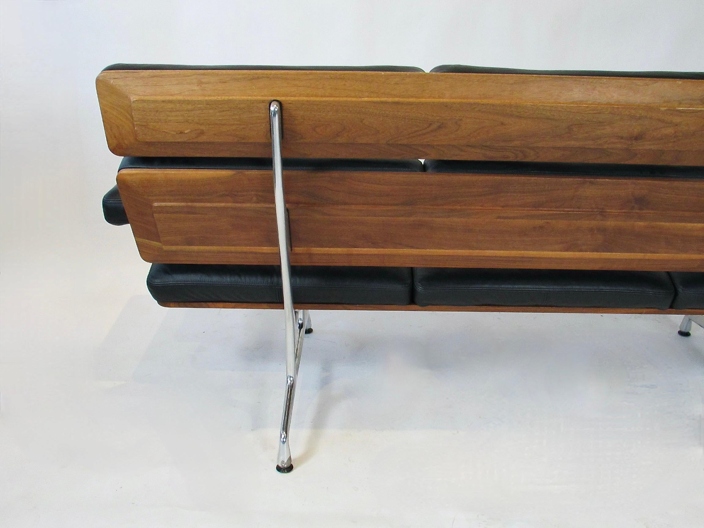 Divano Eames per Herman Miller in pelle nera di noce e alluminio con soft pad in vendita 7