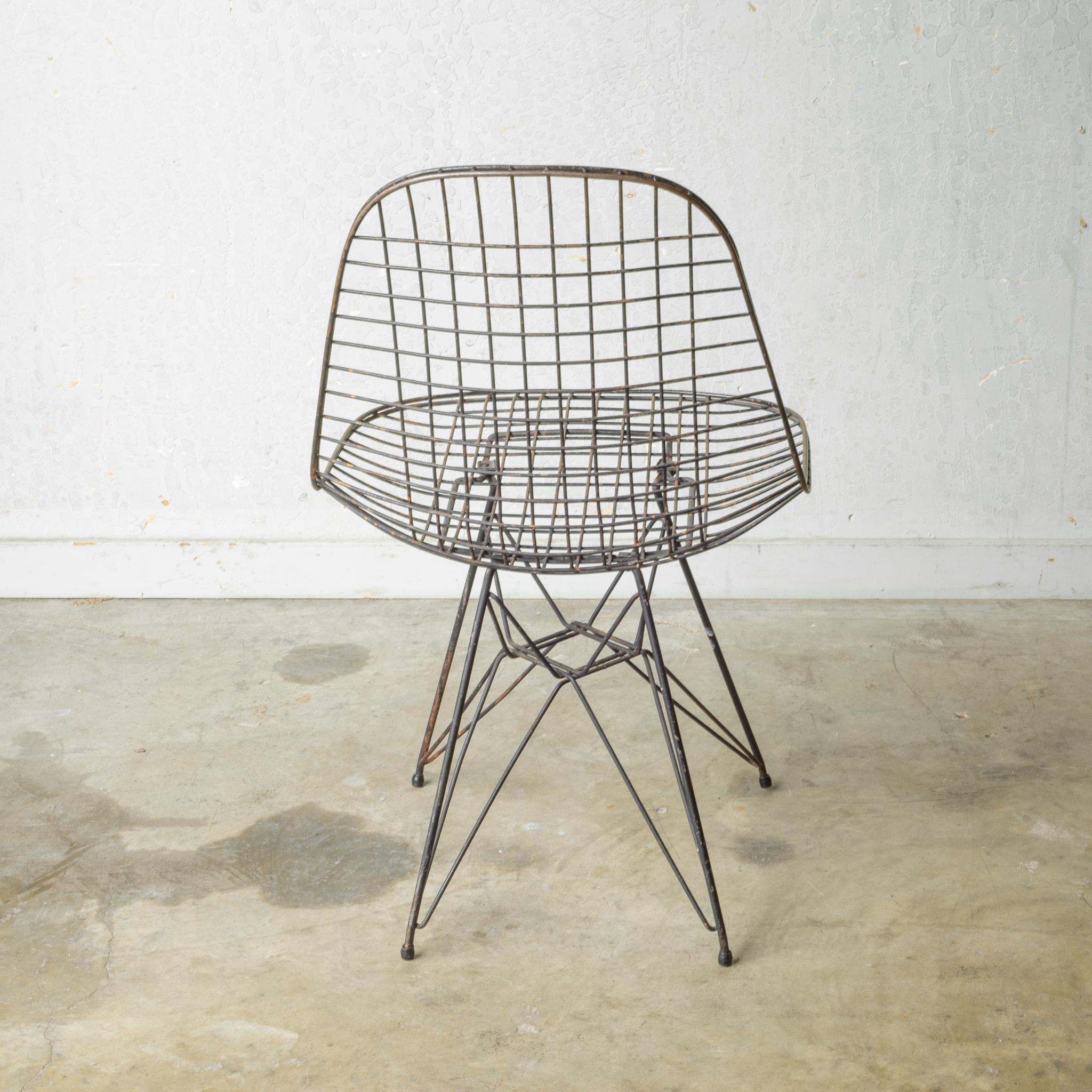 Chaises Eames pour Herman Miller Wire DKR, vers 1950 Le prix indiqué est celui de la chaise 5
