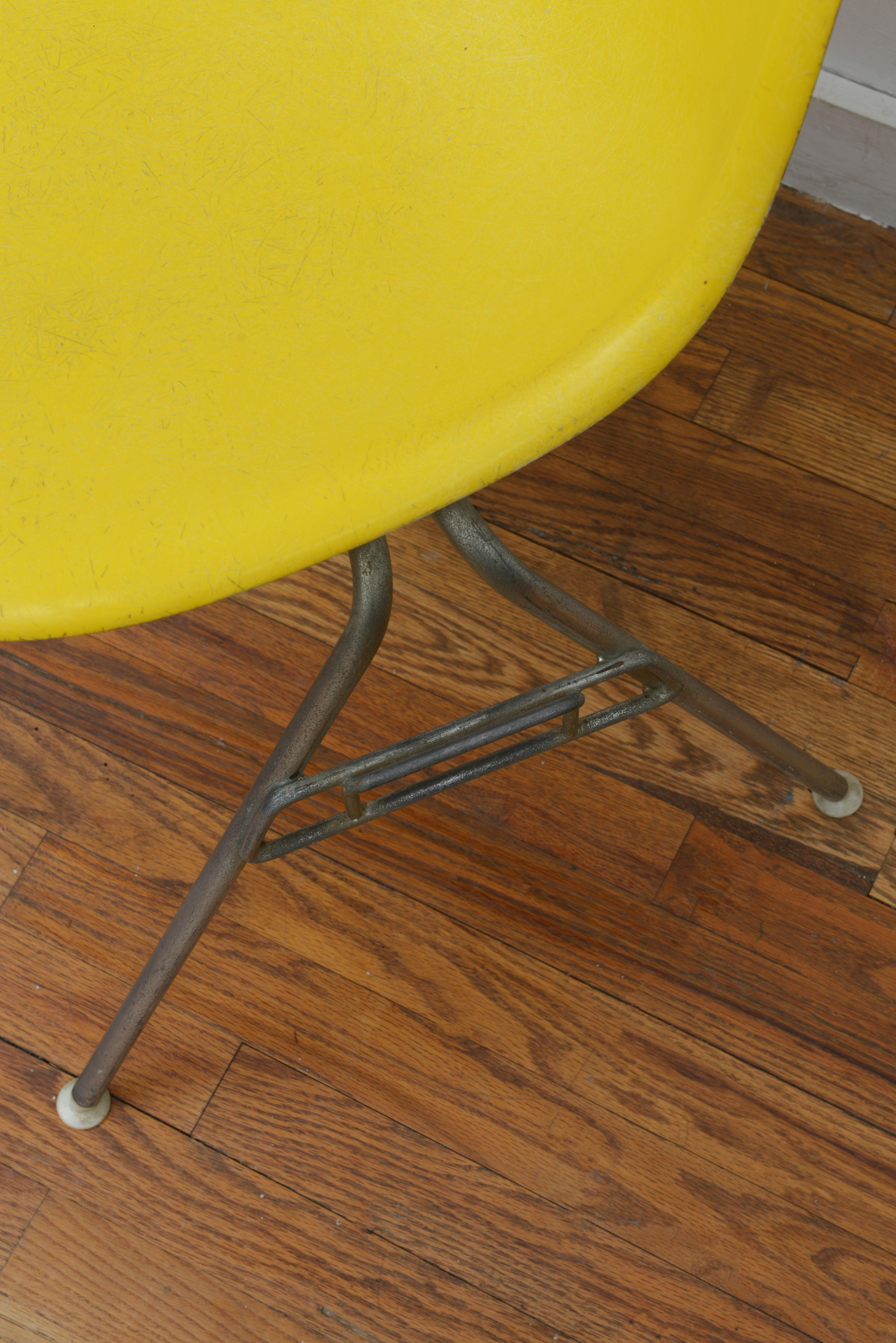 Mid-20th Century Eames for Herman Miller Yellow Dss Fiberglass Chair 1950s 'Signed'