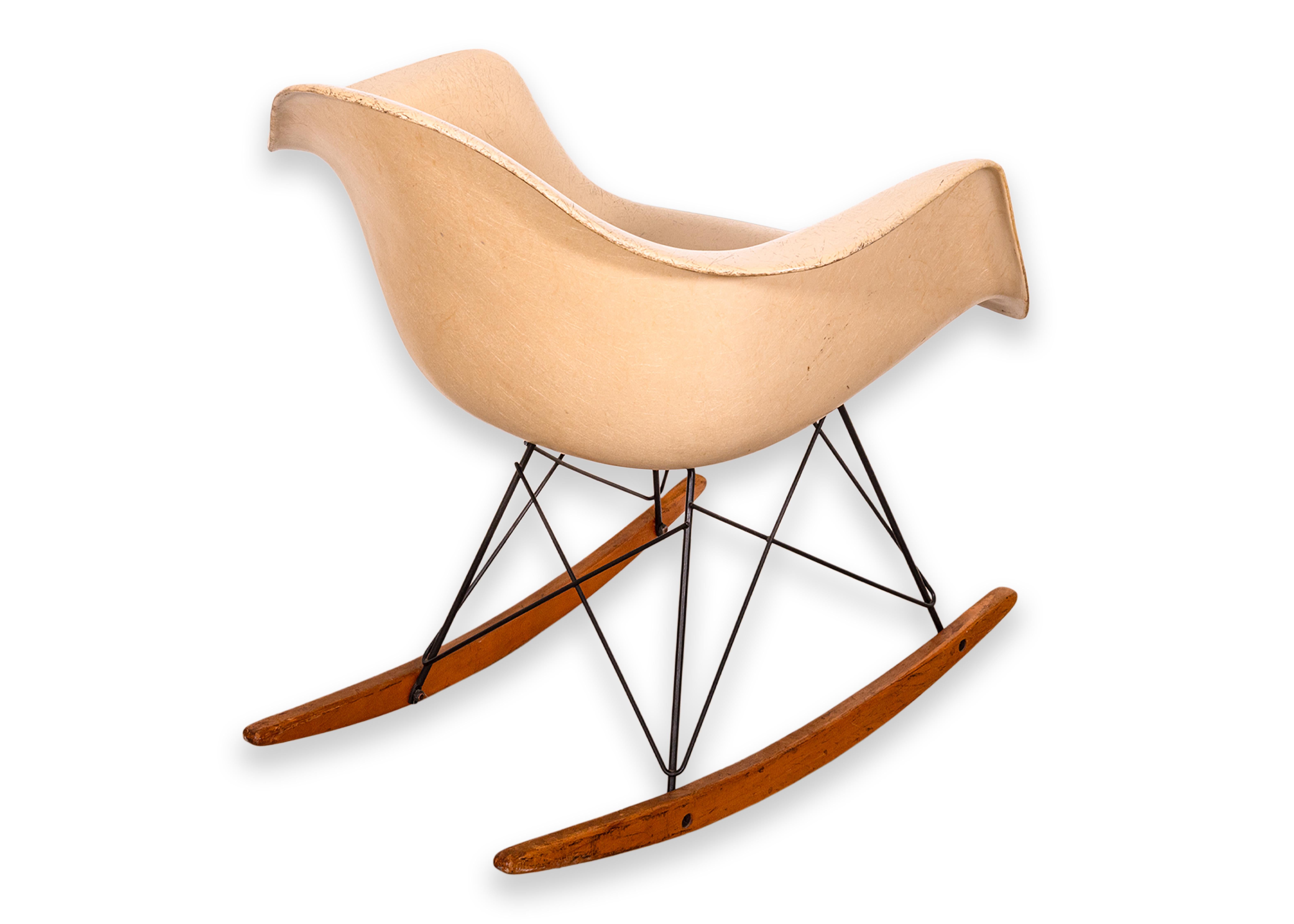 American Eames for Herman Miller Zenith RAR Rocking Chair w/ Rope Edge Original Base 1950 For Sale