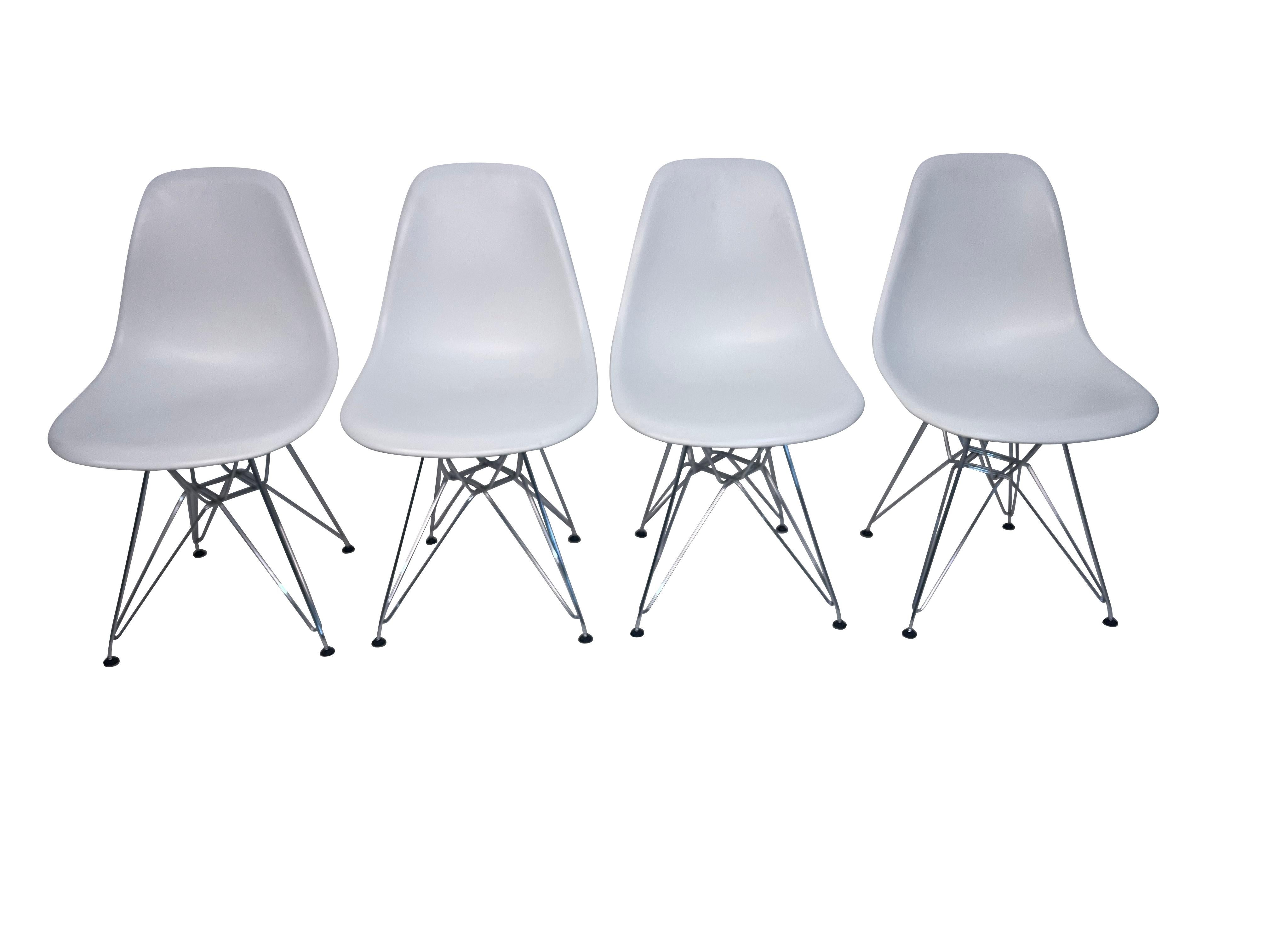 American Eames For Knoll Four Molded White Plastic Chairs with Eiffel Tower Bases For Sale