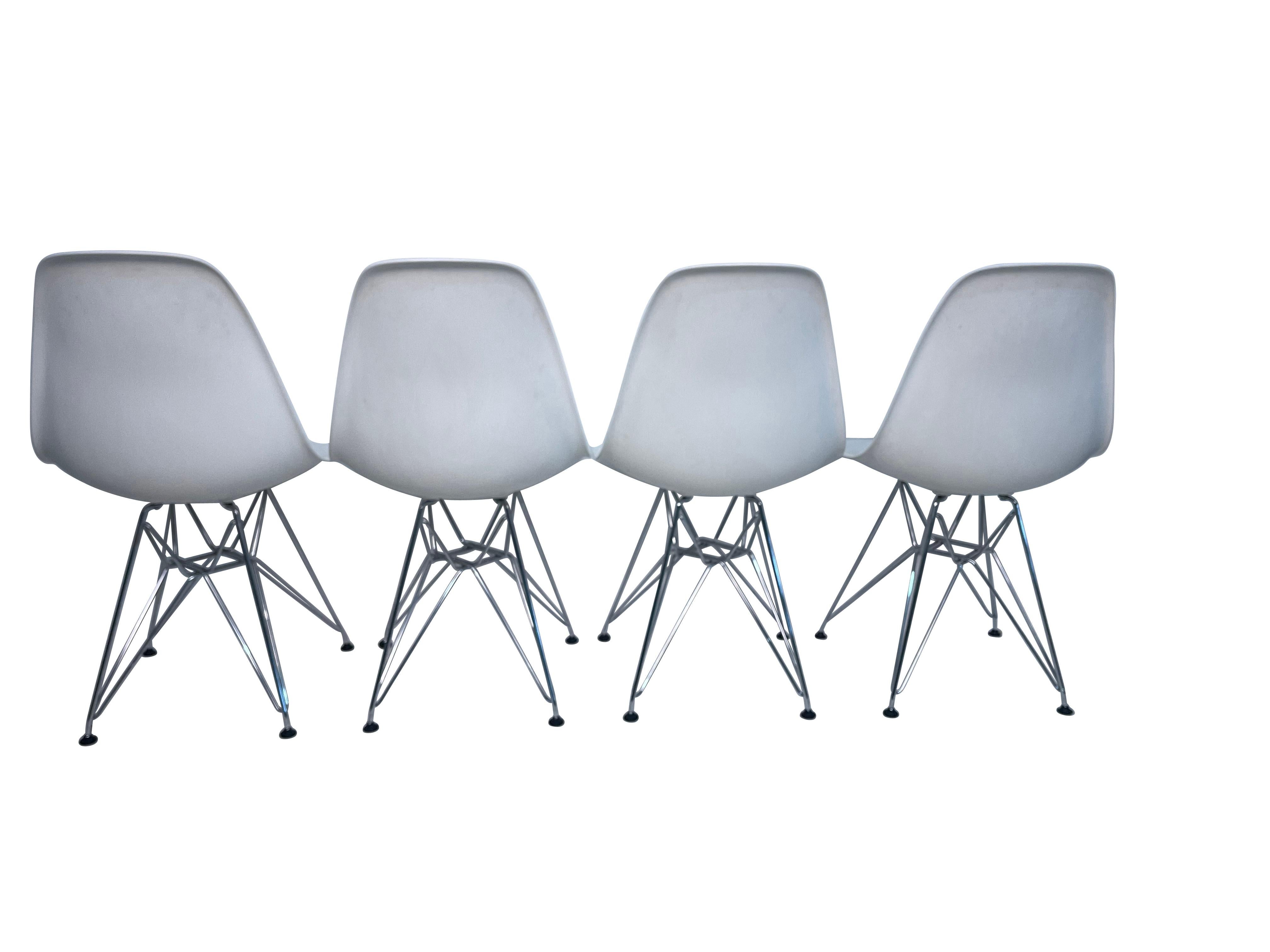 Eames For Knoll Four Molded White Plastic Chairs with Eiffel Tower Bases For Sale 1