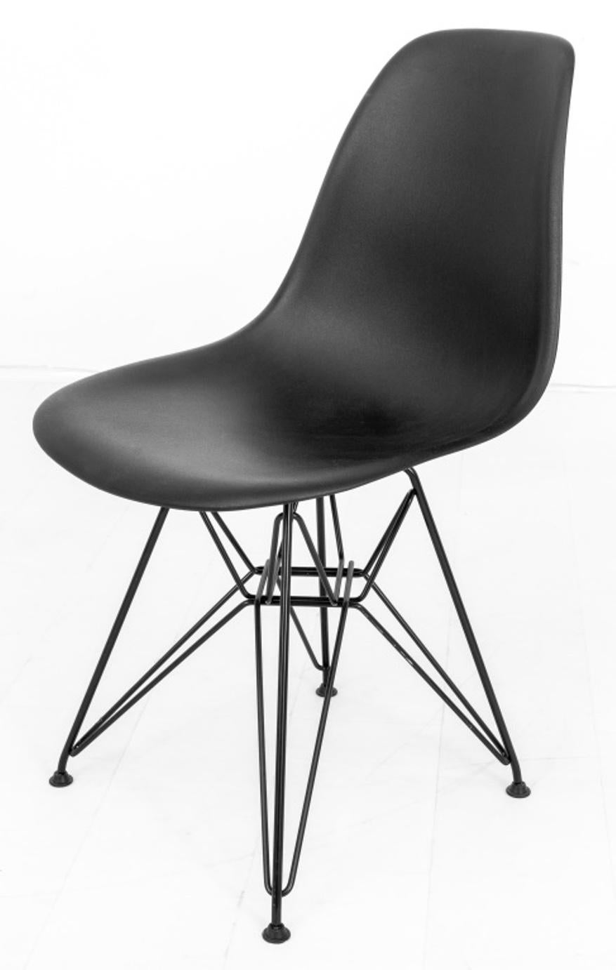Contemporary Eames for Miller Black Shell Side Chairs, Pair For Sale