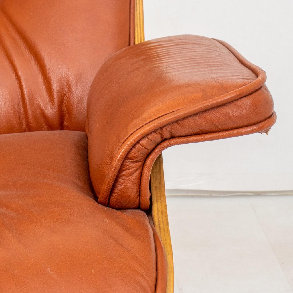 Eames for Miller Manner Leather Arm Chair In Good Condition For Sale In New York, NY