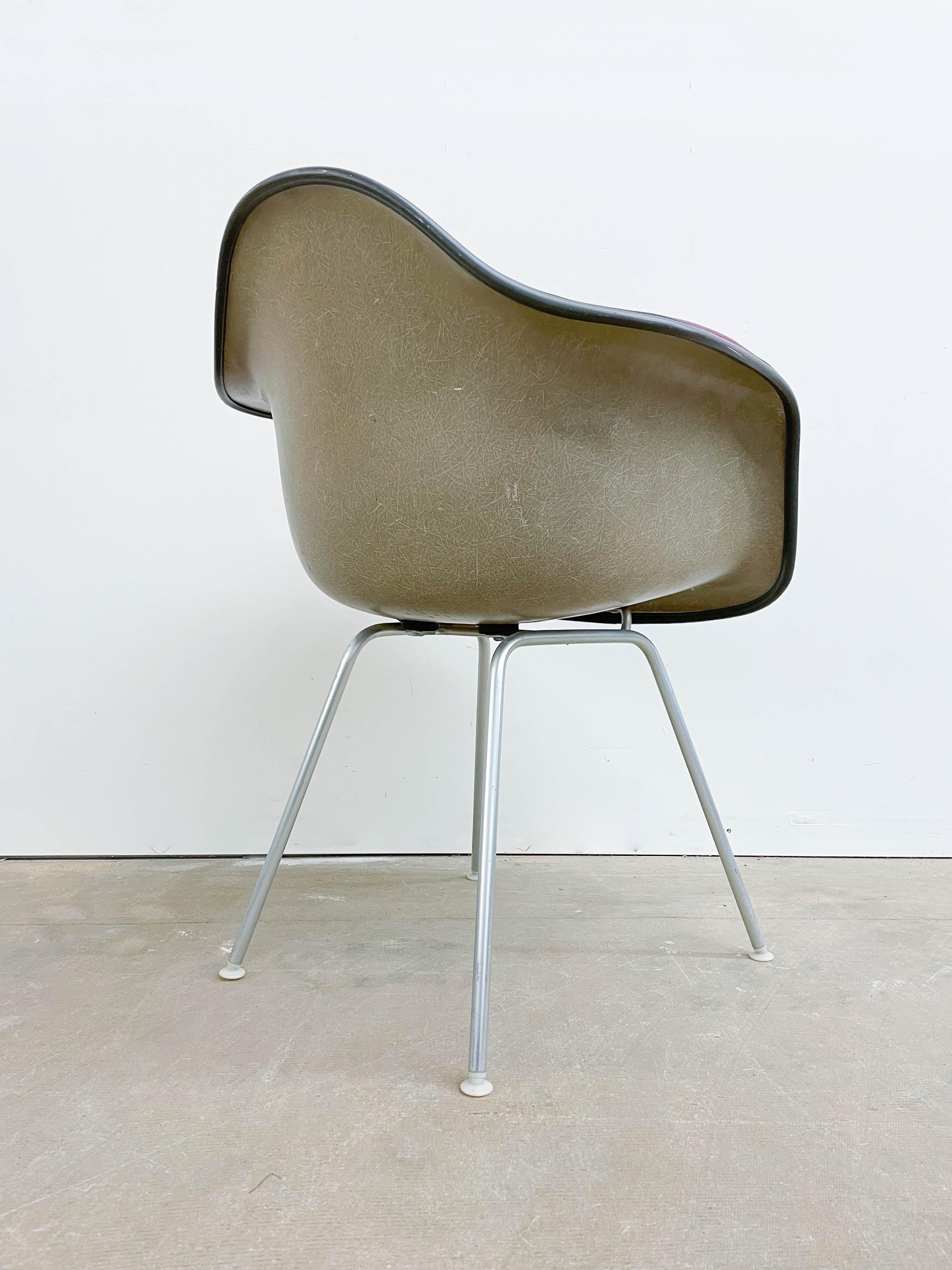 Eames Girard Armchair by Herman Miller For Sale 2