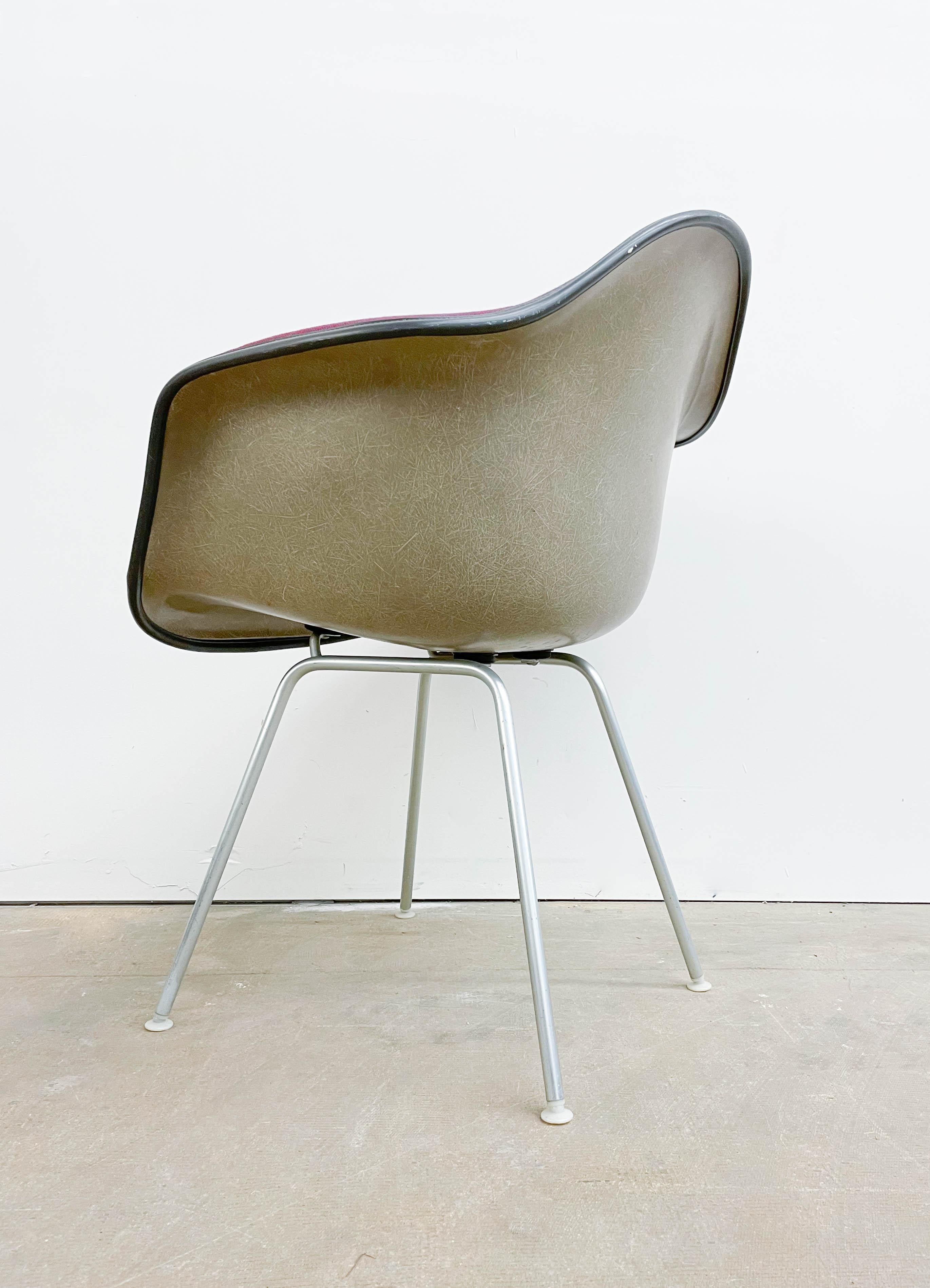 Eames Girard Armchair by Herman Miller For Sale 4