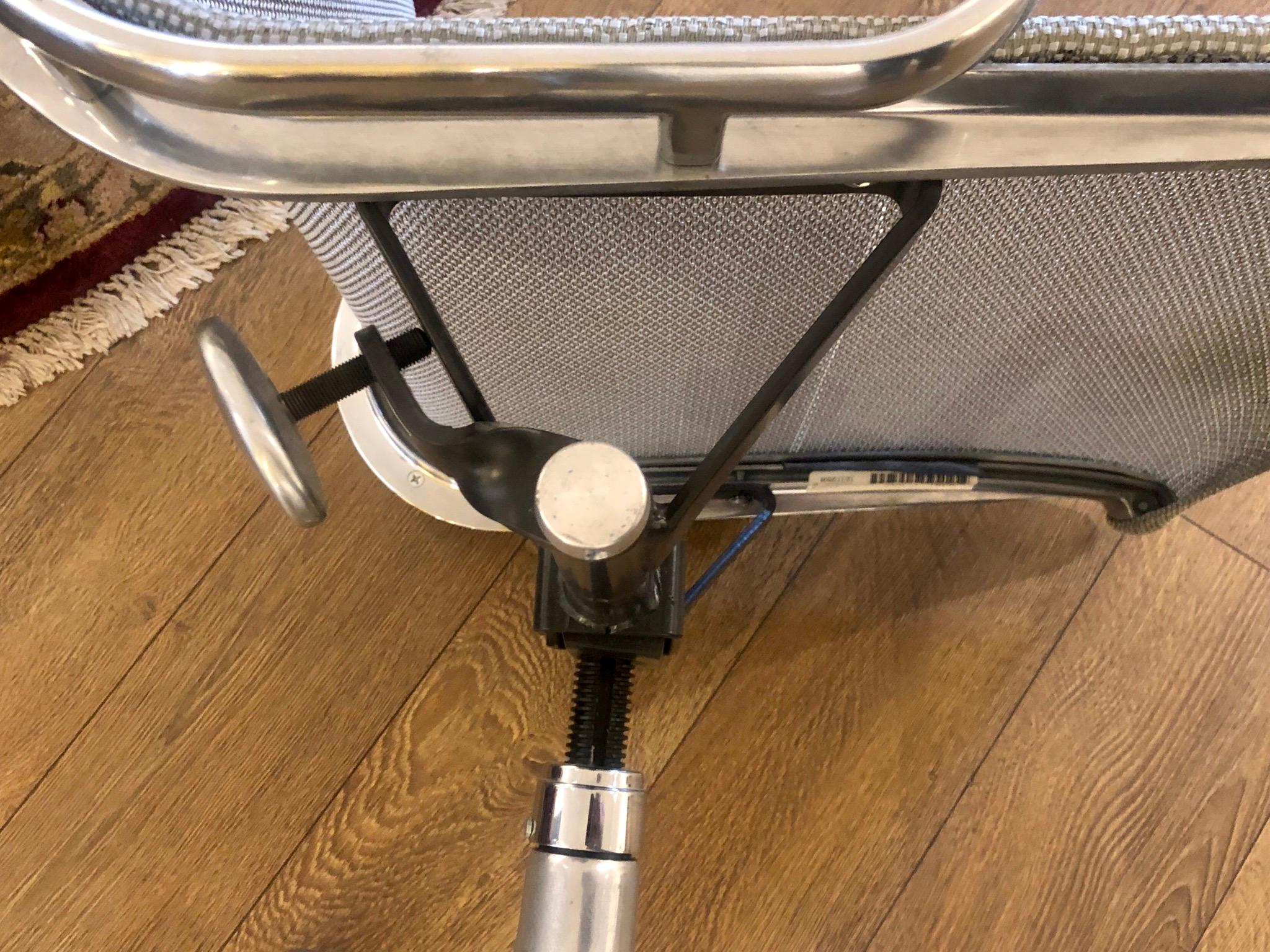 Eames Herman Miller Aluminum Group Chair Casters 50 Year Anniversary Grey Mesh In Good Condition In San Diego, CA