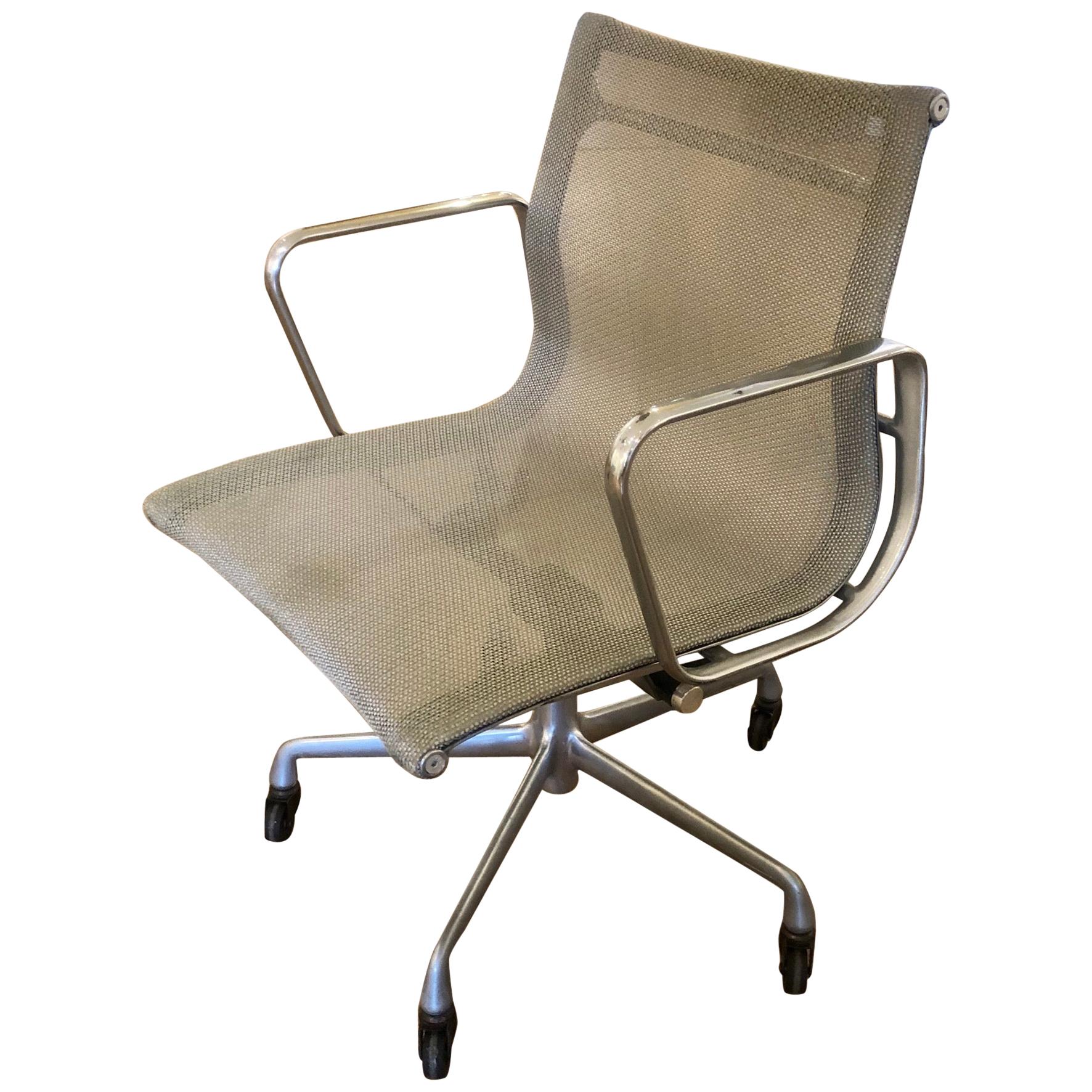 Eames Herman Miller Aluminum Group Chair Casters 50 Year Anniversary Grey Mesh