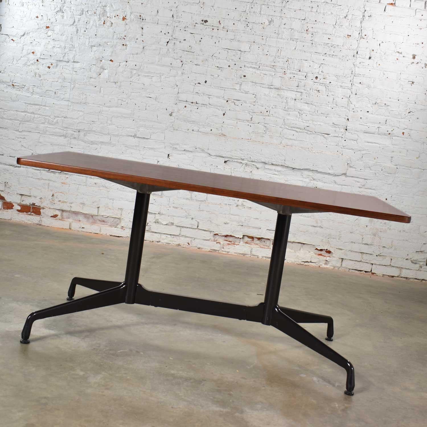 herman miller aluminum group table