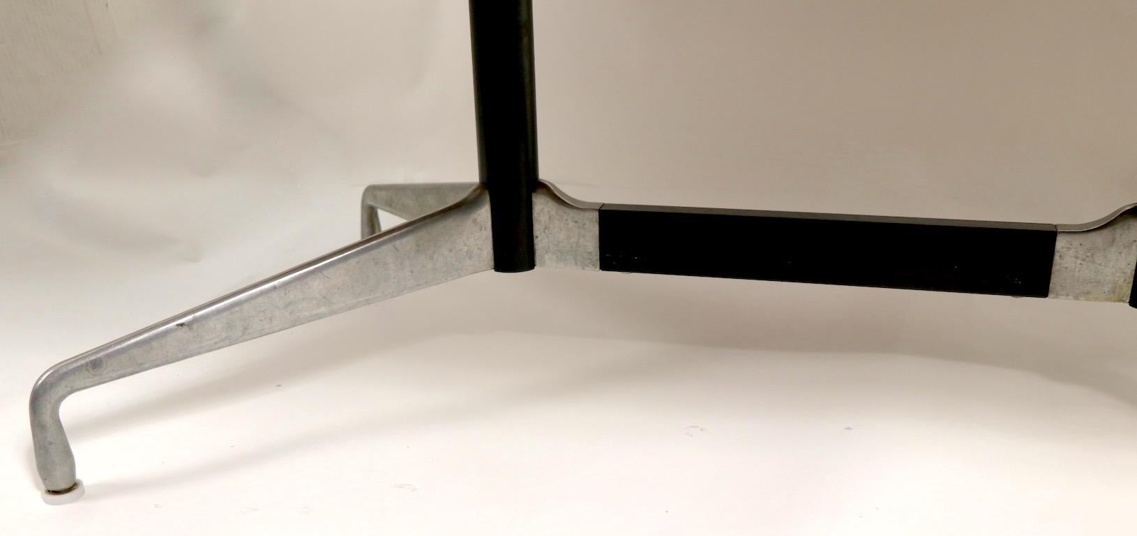 herman miller table