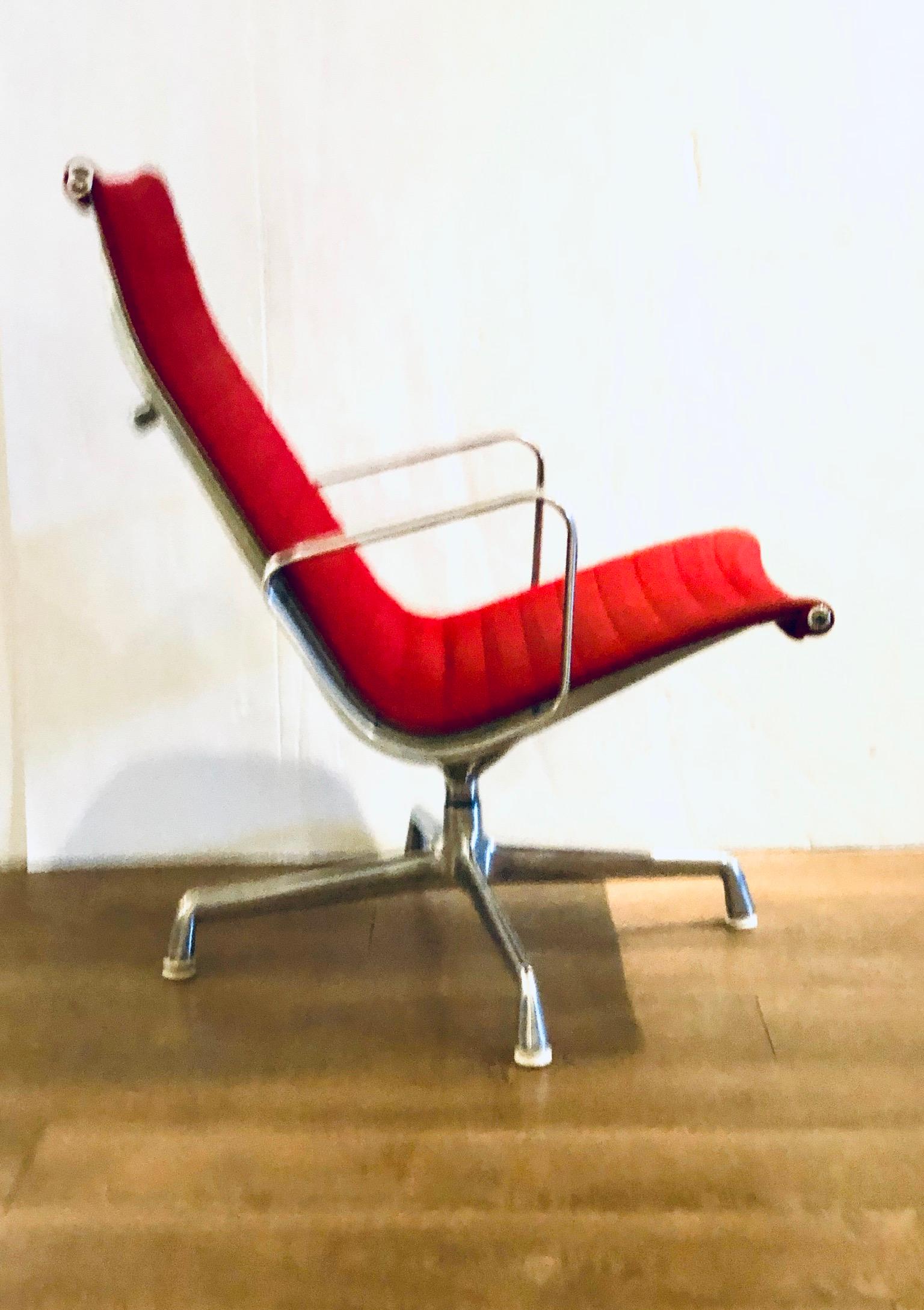 Mid-Century Modern Eames Herman Miller Aluminum Group Executive Swivel Chair