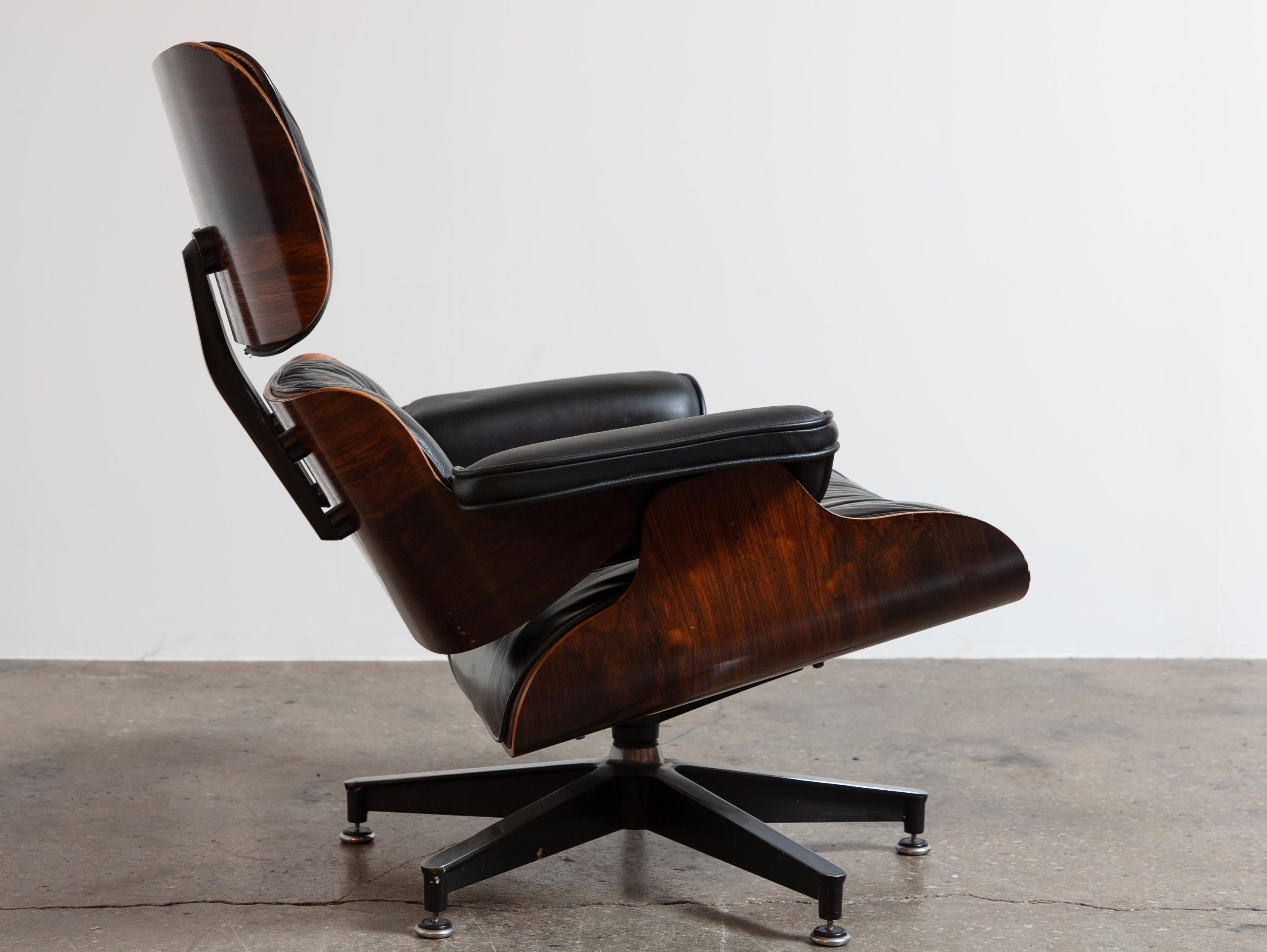 Eames Herman Miller Brazilian Rosewood 670 Lounge Chair and 671 Ottoman In Good Condition In Brooklyn, NY