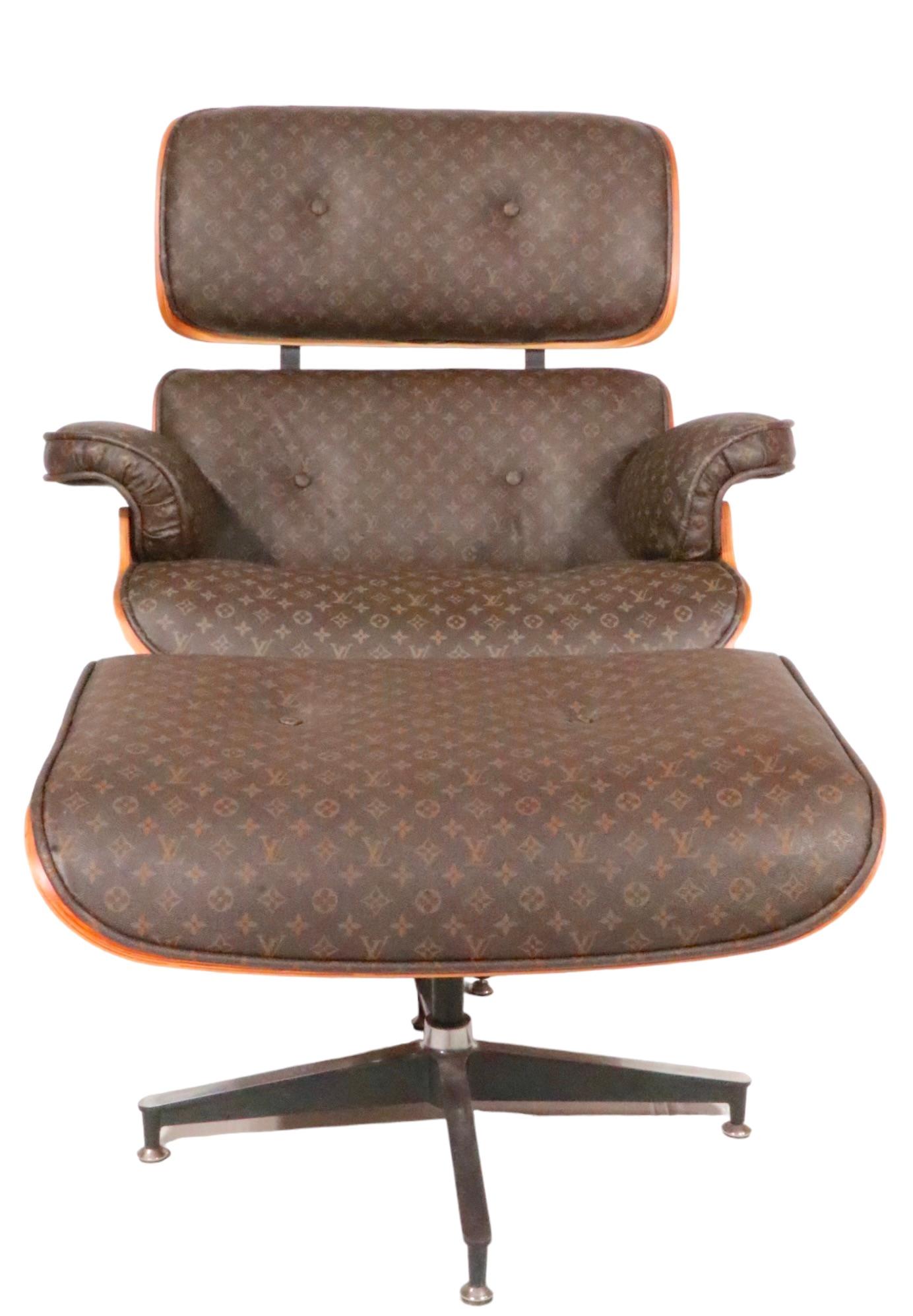 Chaise et pouf Eames Herman Miller Contura 670/671 en tissu Louis Vuitton en vente 3