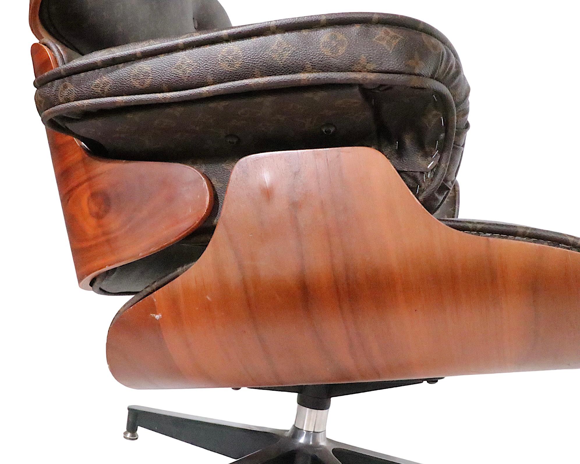  Chaise et pouf Eames Herman Miller Contura 670/671 en tissu Louis Vuitton en vente 9