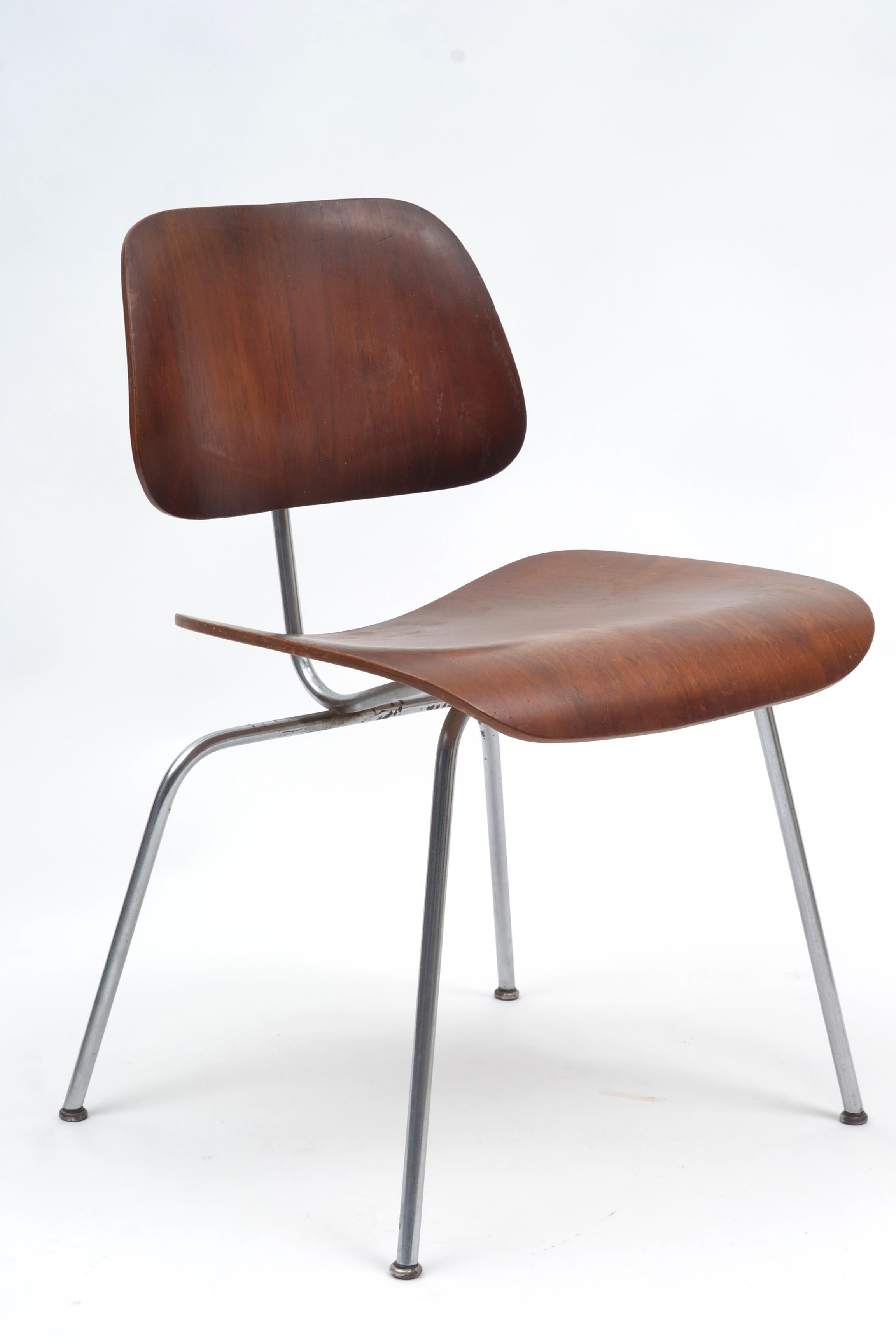 Eames Herman Miller DCM, 1950s In Good Condition For Sale In Pittsburgh, PA