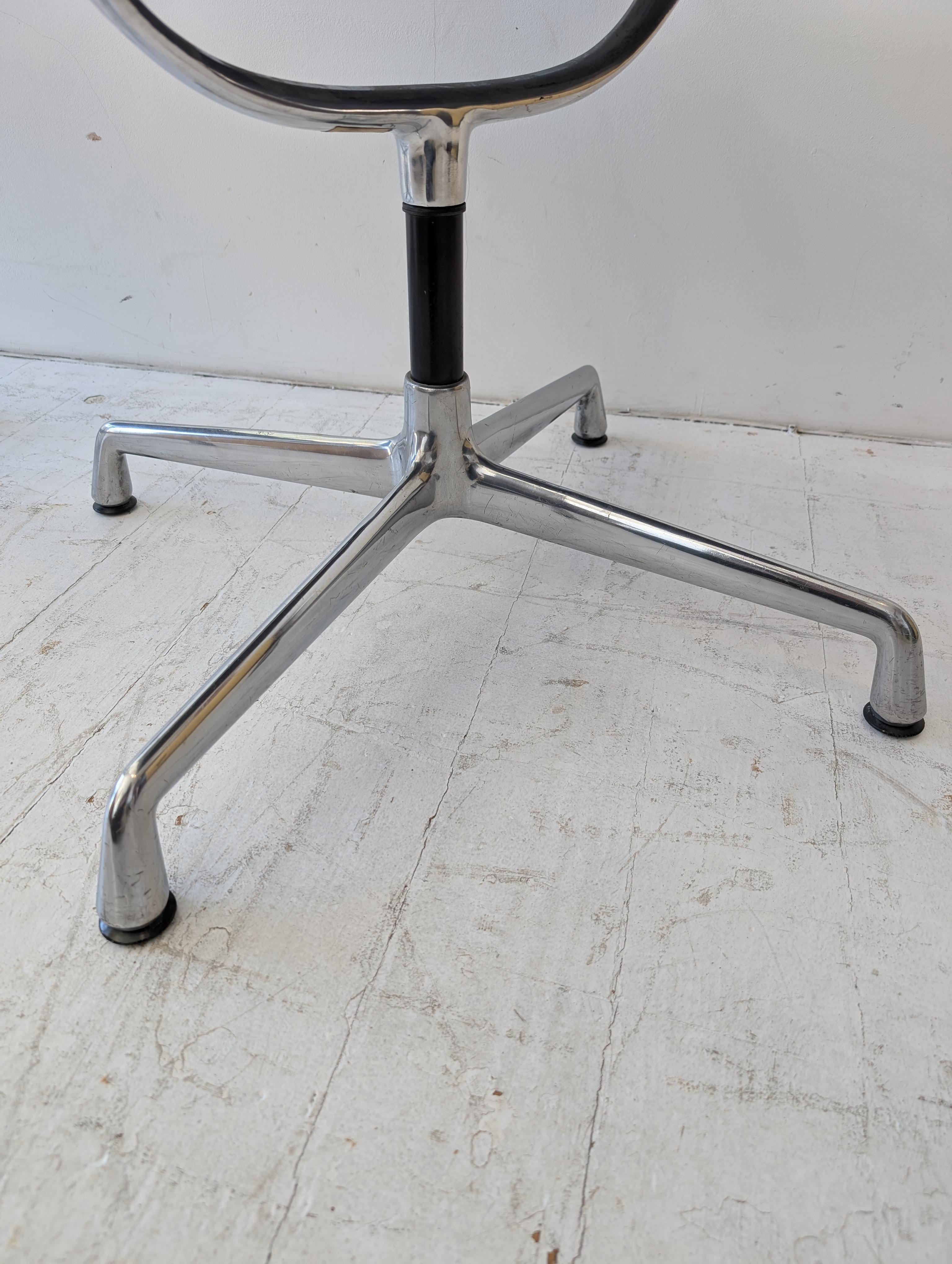 Eames Herman Miller EA108 Dreh-Schreibtischstühle, USA 1970er Jahre. Zwei verfügbar im Angebot 10