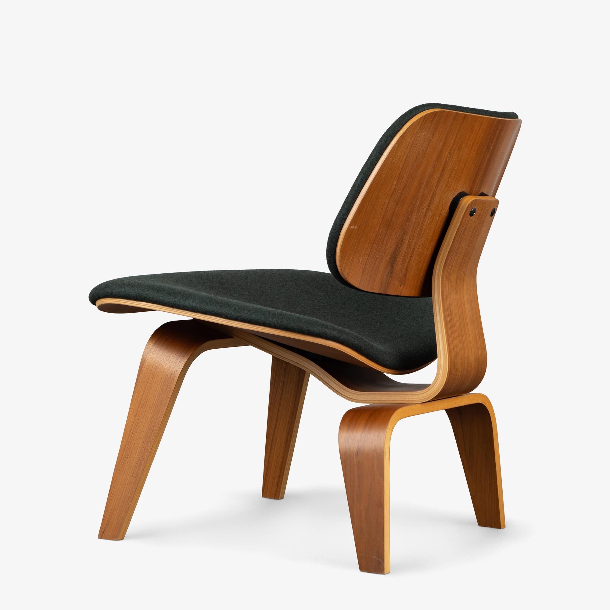 Paire de chaises longues Eames Herman Miller LCW en laine vert forêt britannique en vente 4