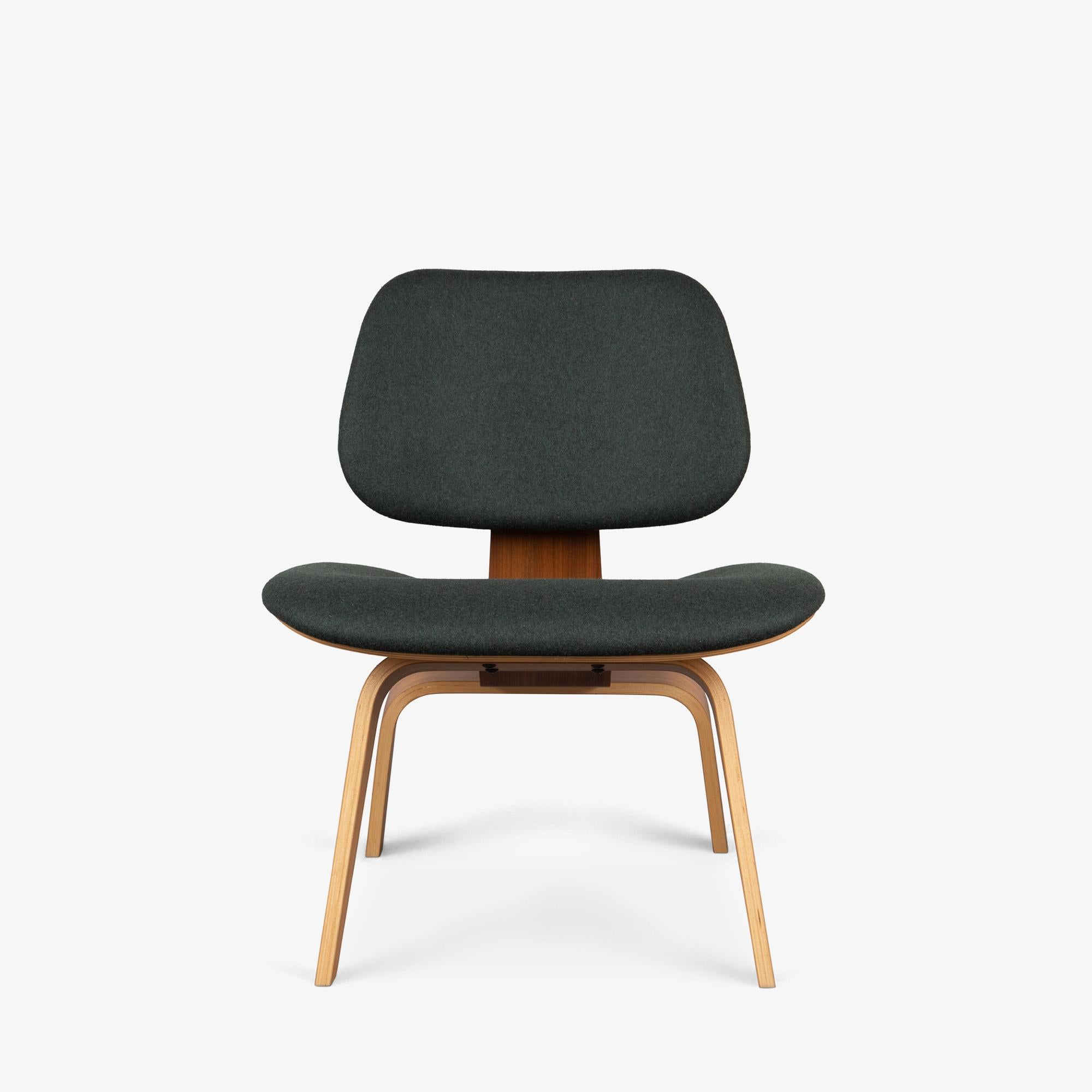 Américain Paire de chaises longues Eames Herman Miller LCW en laine vert forêt britannique en vente