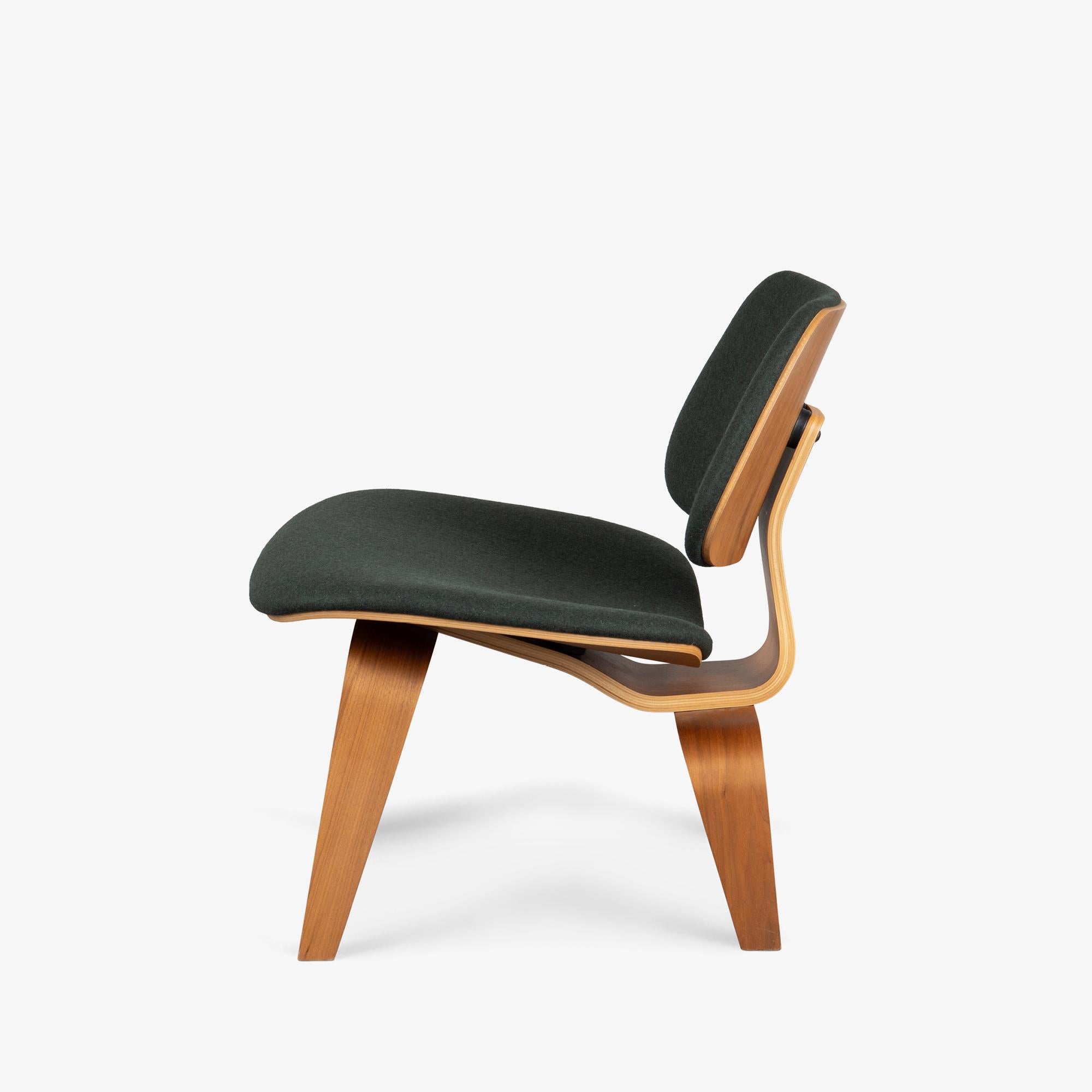 Paire de chaises longues Eames Herman Miller LCW en laine vert forêt britannique Bon état - En vente à Stamford, CT