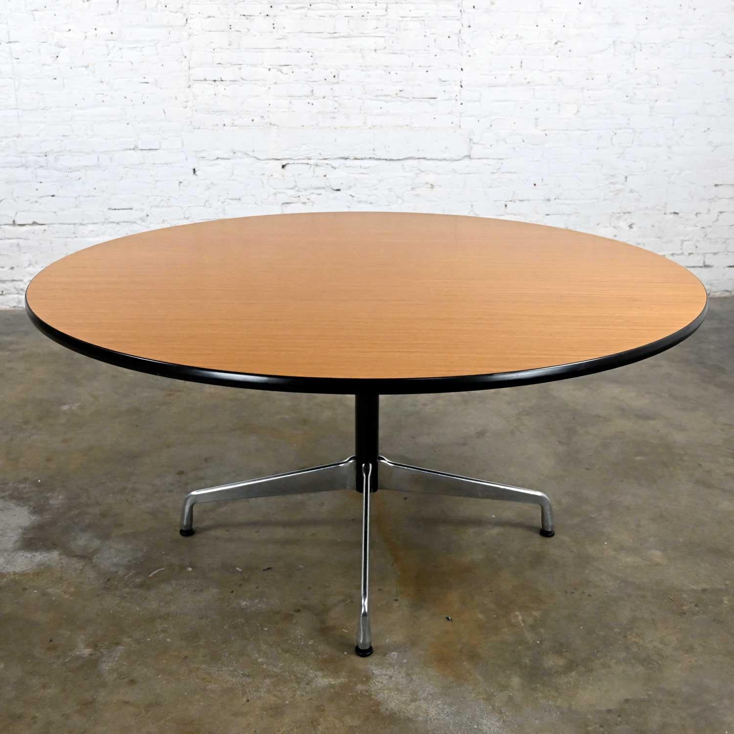 Eames Herman Miller Natural Oak Round Top Table Black & Alum Universal Base 1