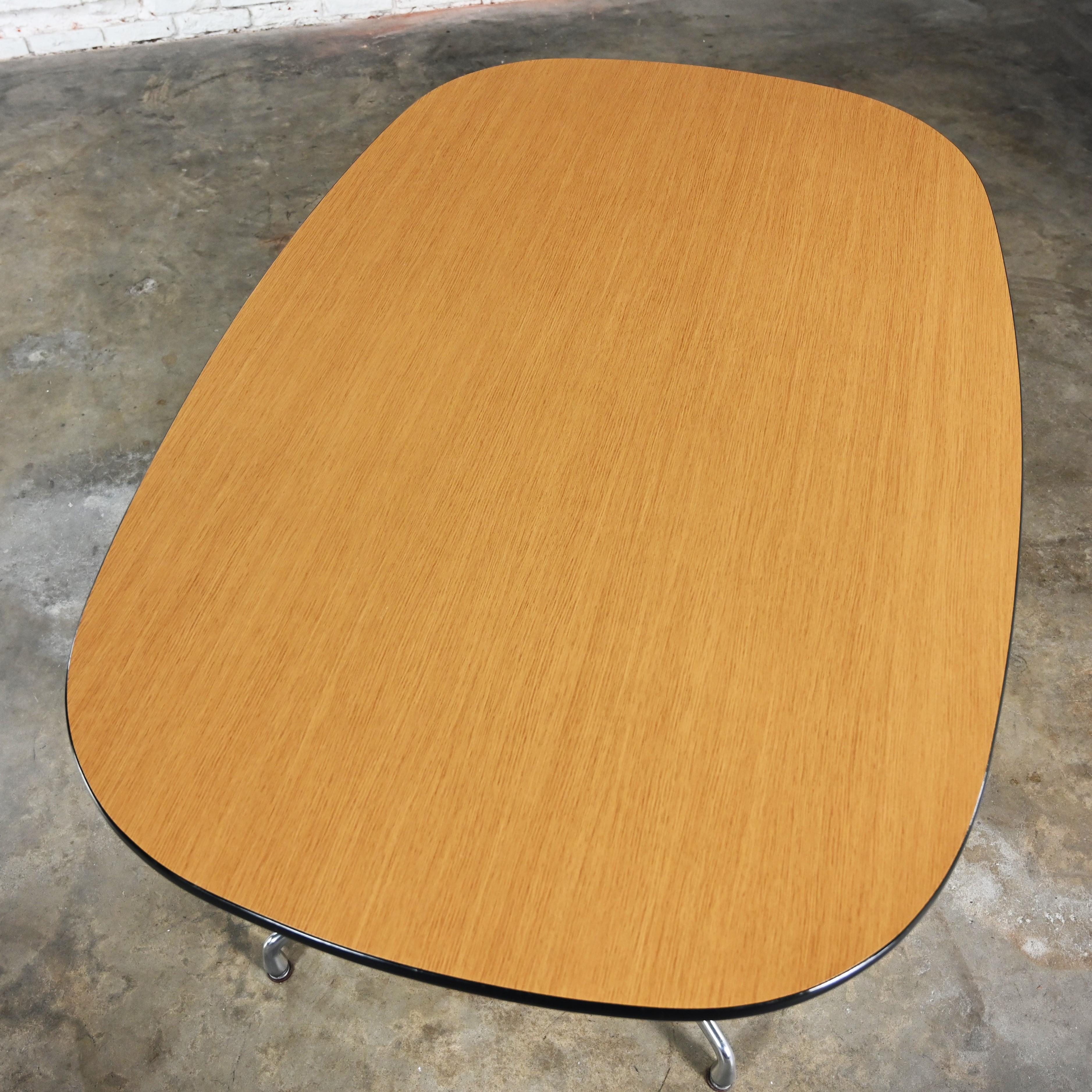 Eames Herman Miller Oval Conference Dining Table Universal Segmented Laminate  6