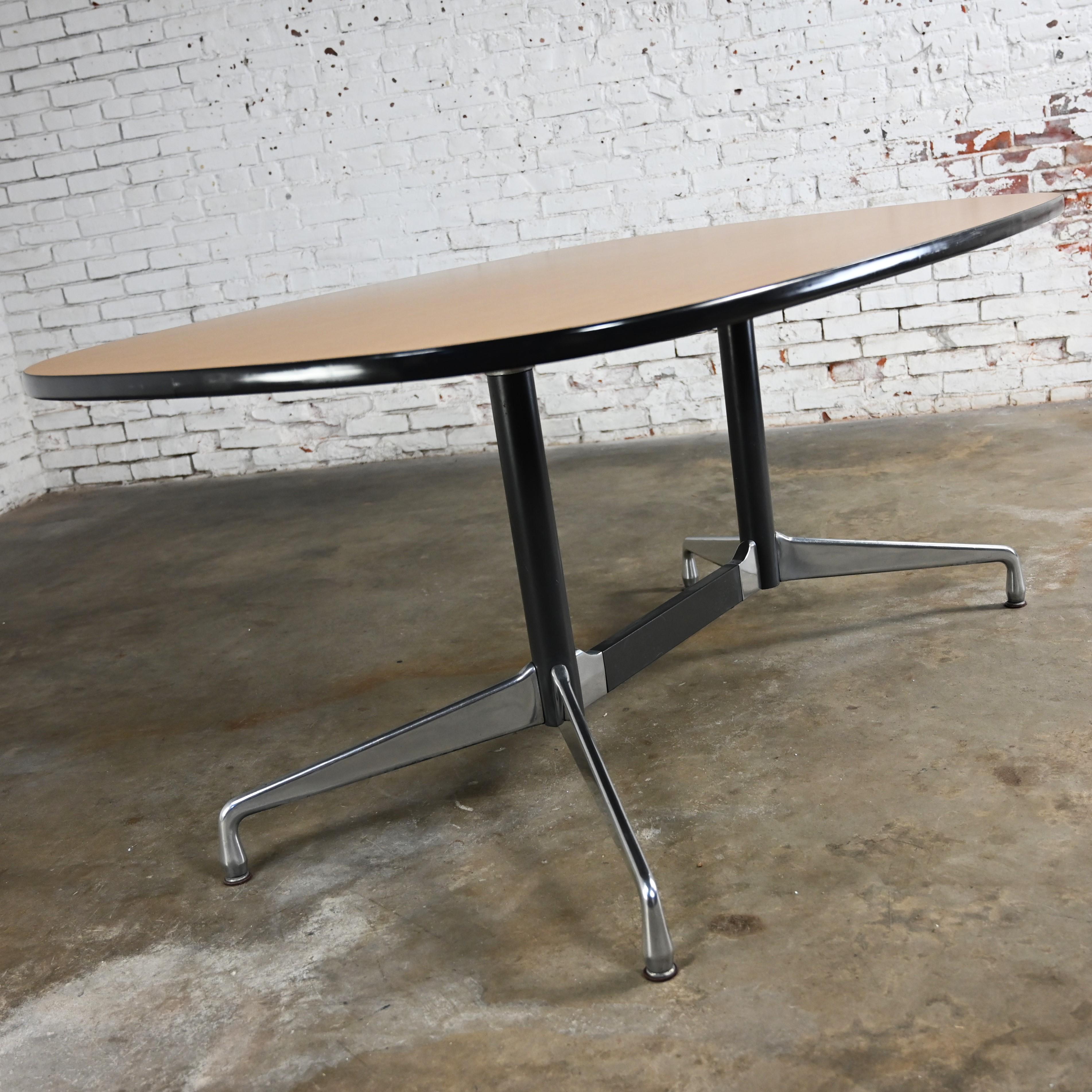 Eames Herman Miller Oval Conference Dining Table Universal Segmented Laminate  1