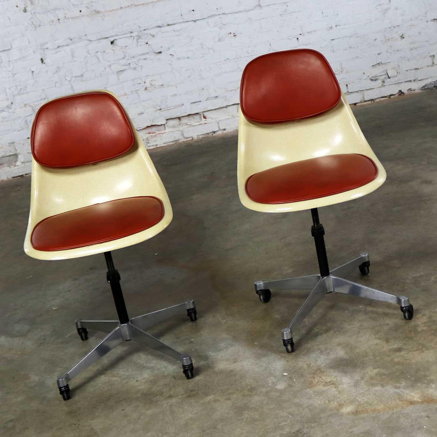 American Eames Herman Miller PSCC-A-4 Pivoting Task Shell Chair Pair Contract Base Castor