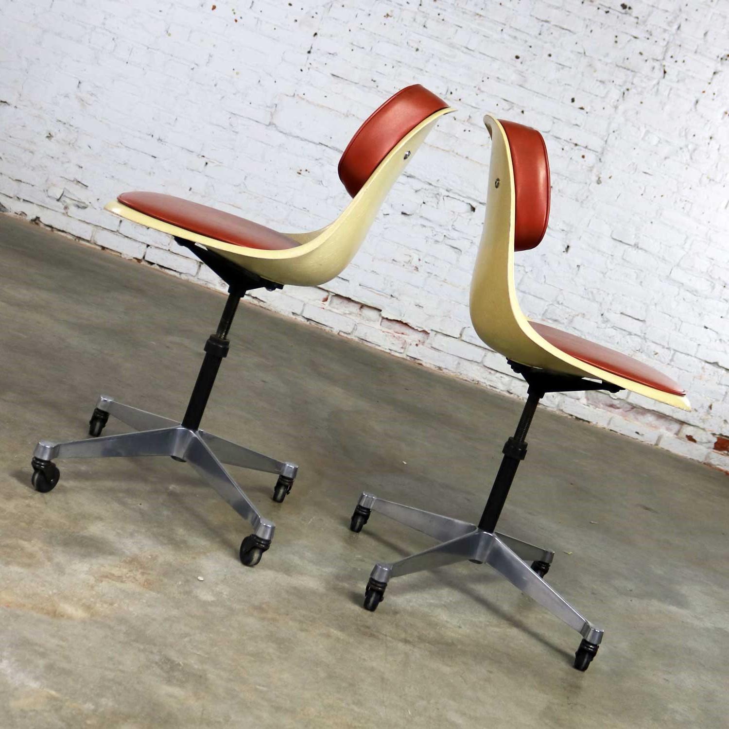 20th Century Eames Herman Miller PSCC-A-4 Pivoting Task Shell Chair Pair Contract Base Castor