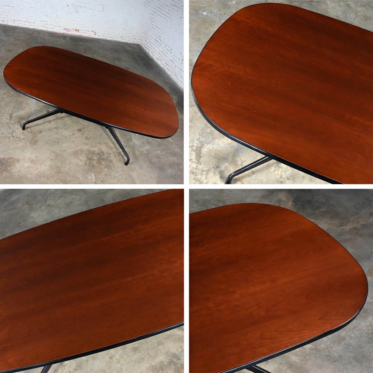 Eames Herman Miller Oval Conference Dining Table Universal Segmented Cherry   For Sale 10
