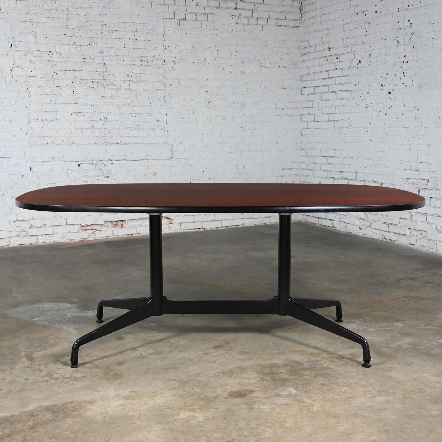 Eames Herman Miller Oval Conference Dining Table Universal Segmented Cherry   For Sale 12