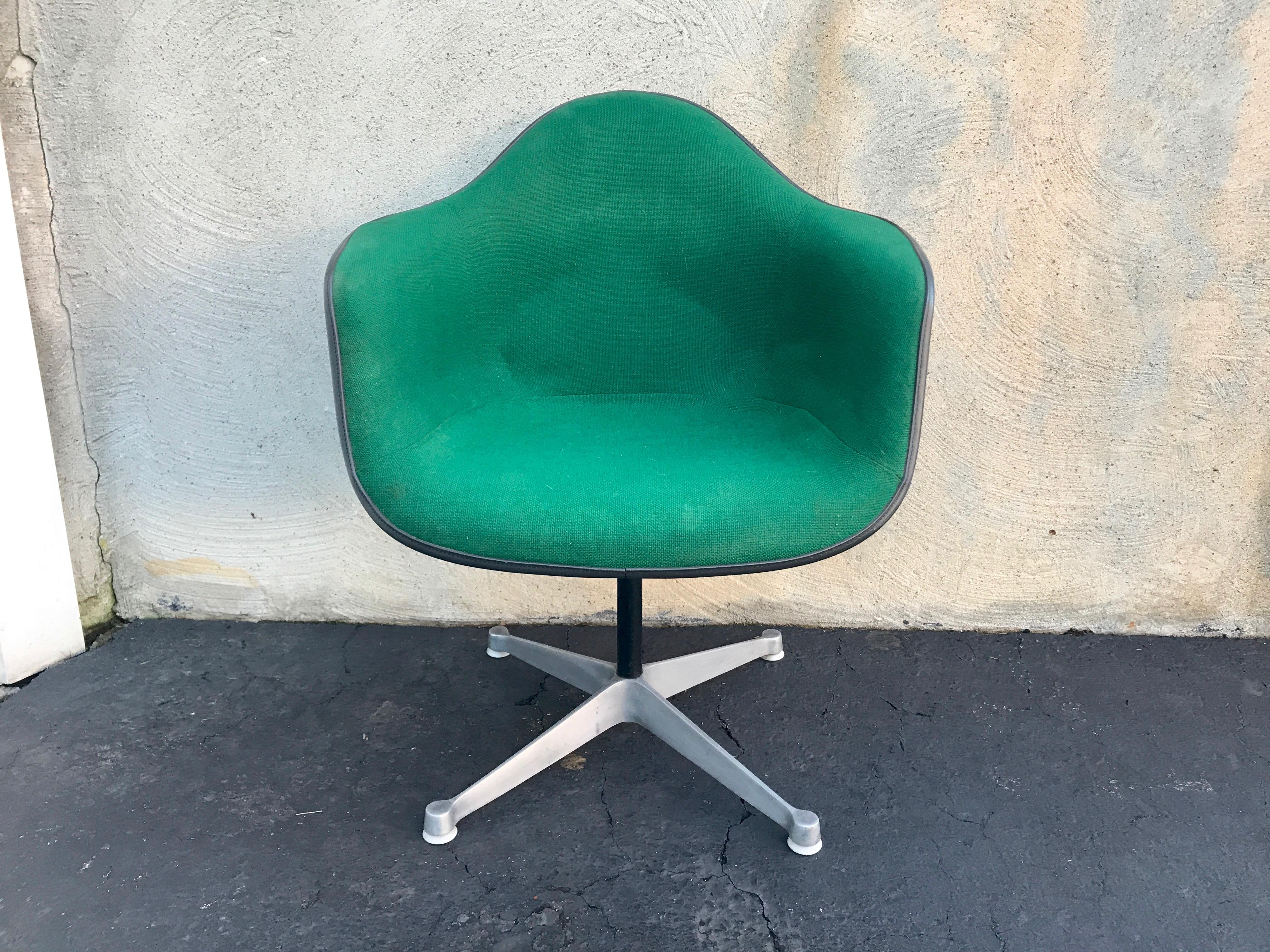 Mid-Century Modern Eames Herman Miller Shell Chair with Rare Green Fabric and Swivel Base For Sale