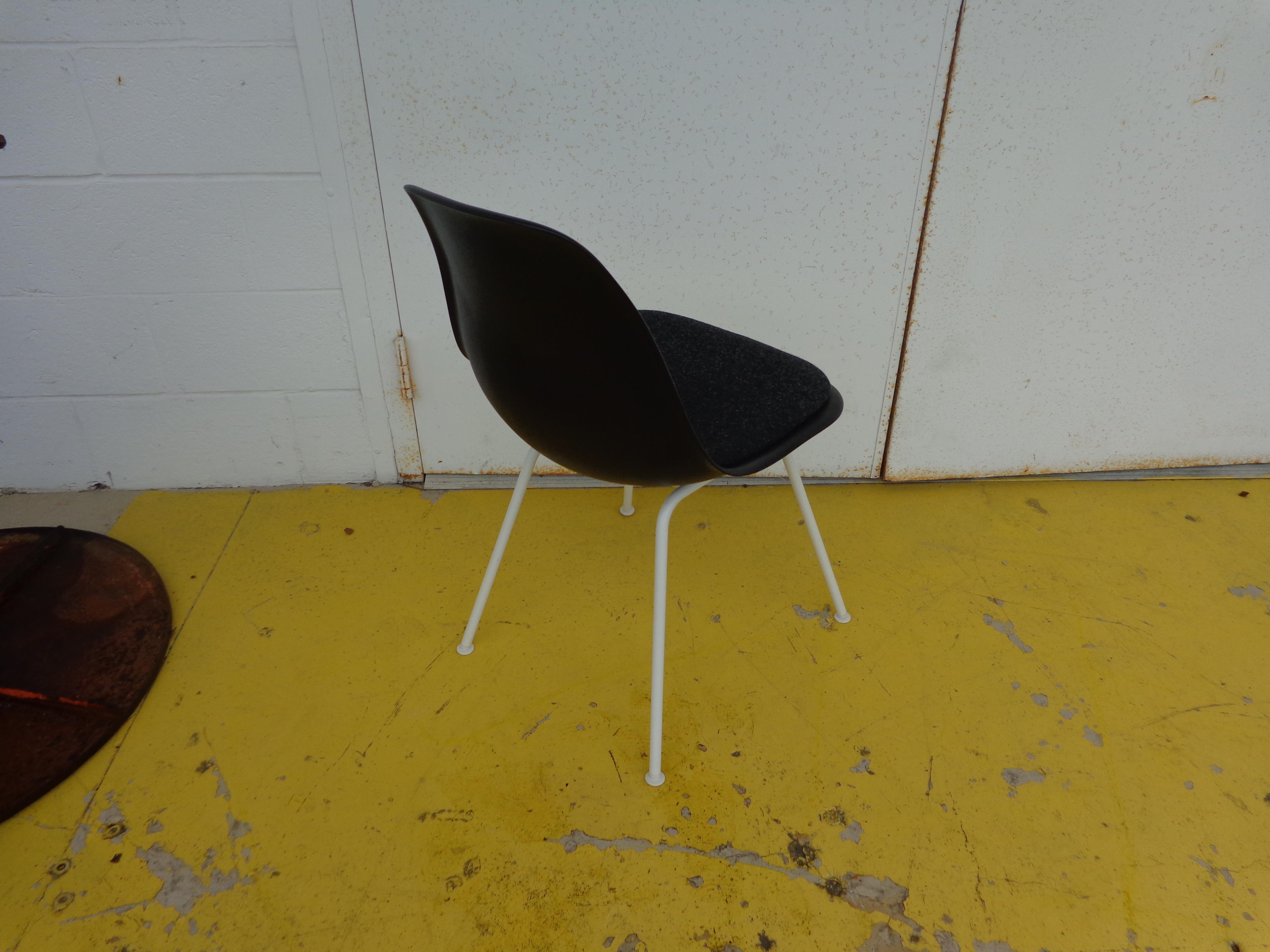 20th Century Eames Herman Miller Shell Chairs Multiple For Sale