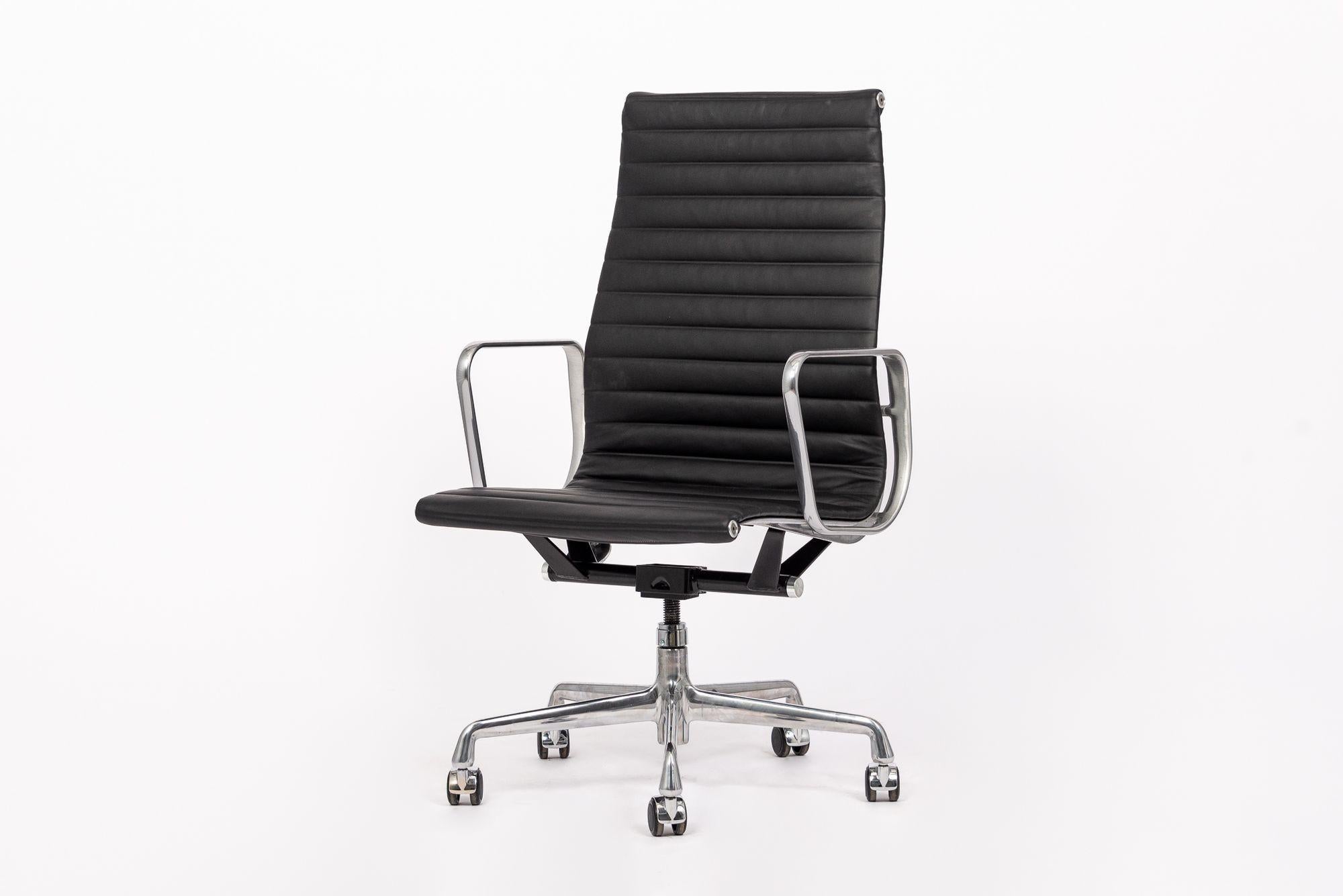 Eames Herman Miller Tall Black Leather Desk Chair Executive Thin Pad For Sale 4